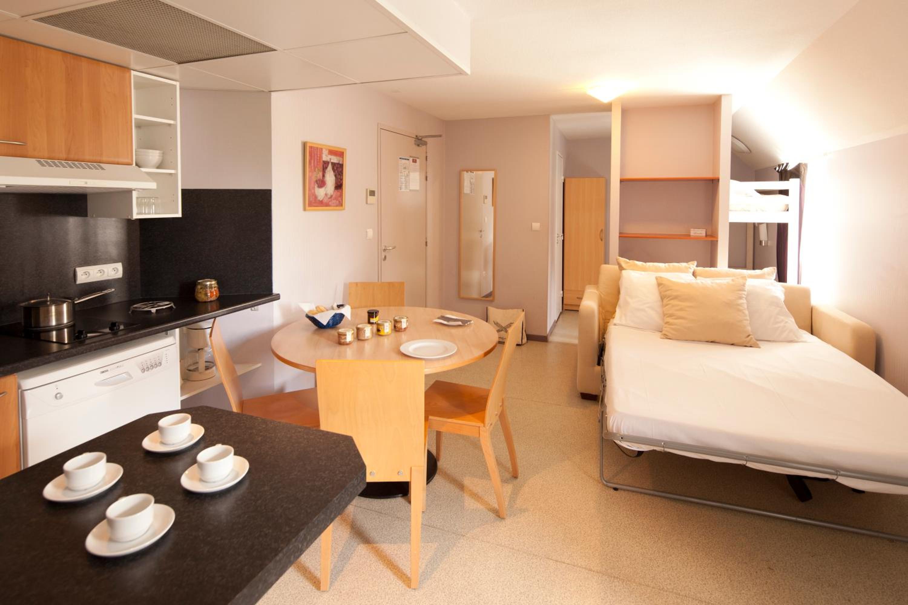 Apartment - Photo 3