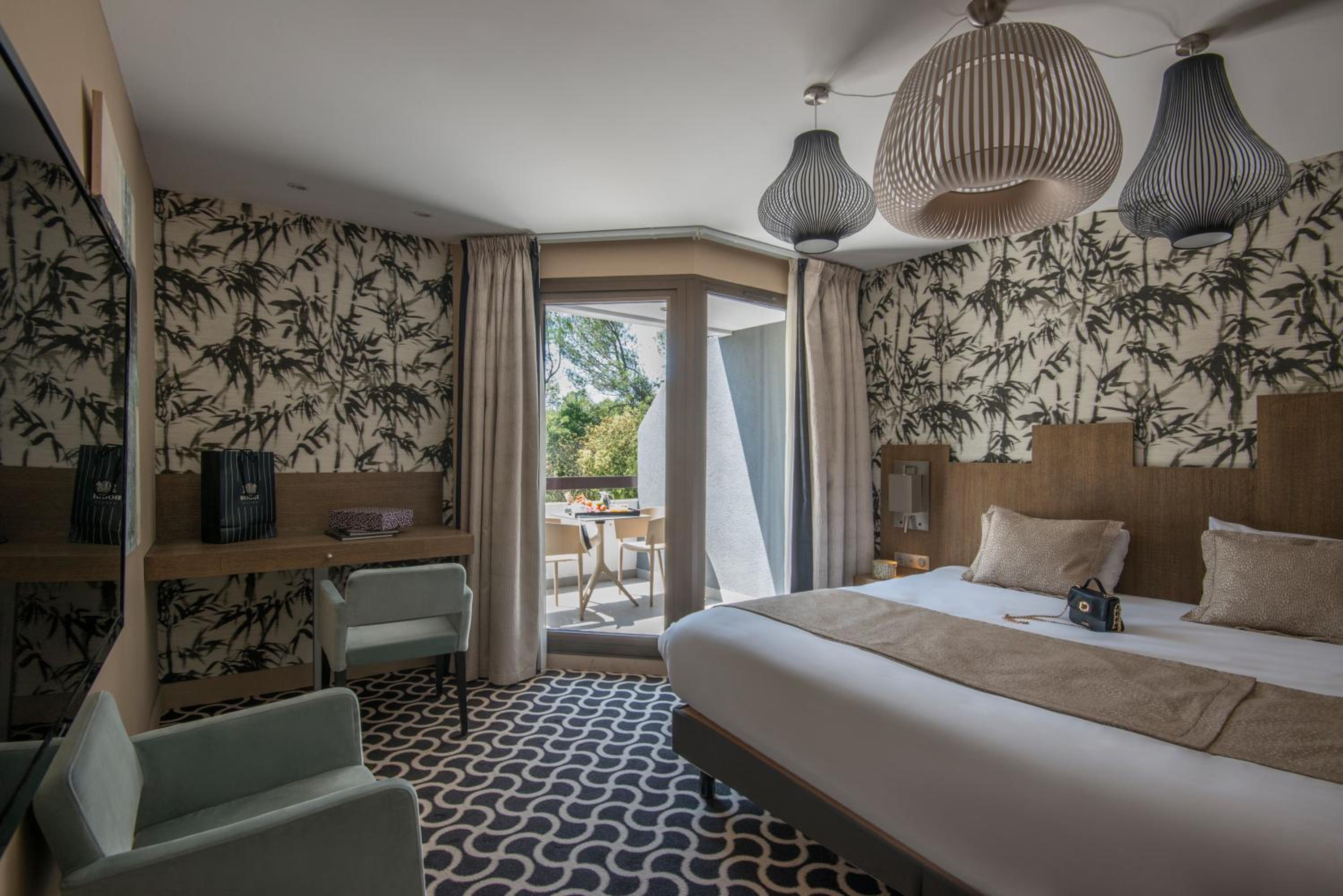 Standard King Room - Photo 4