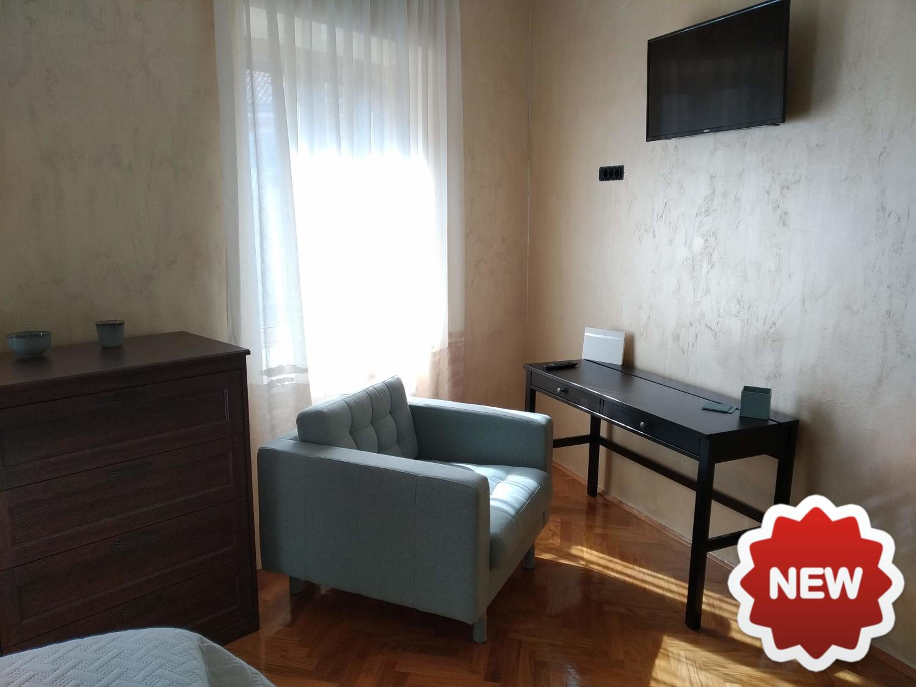 One-Bedroom Apartment - Photo 6