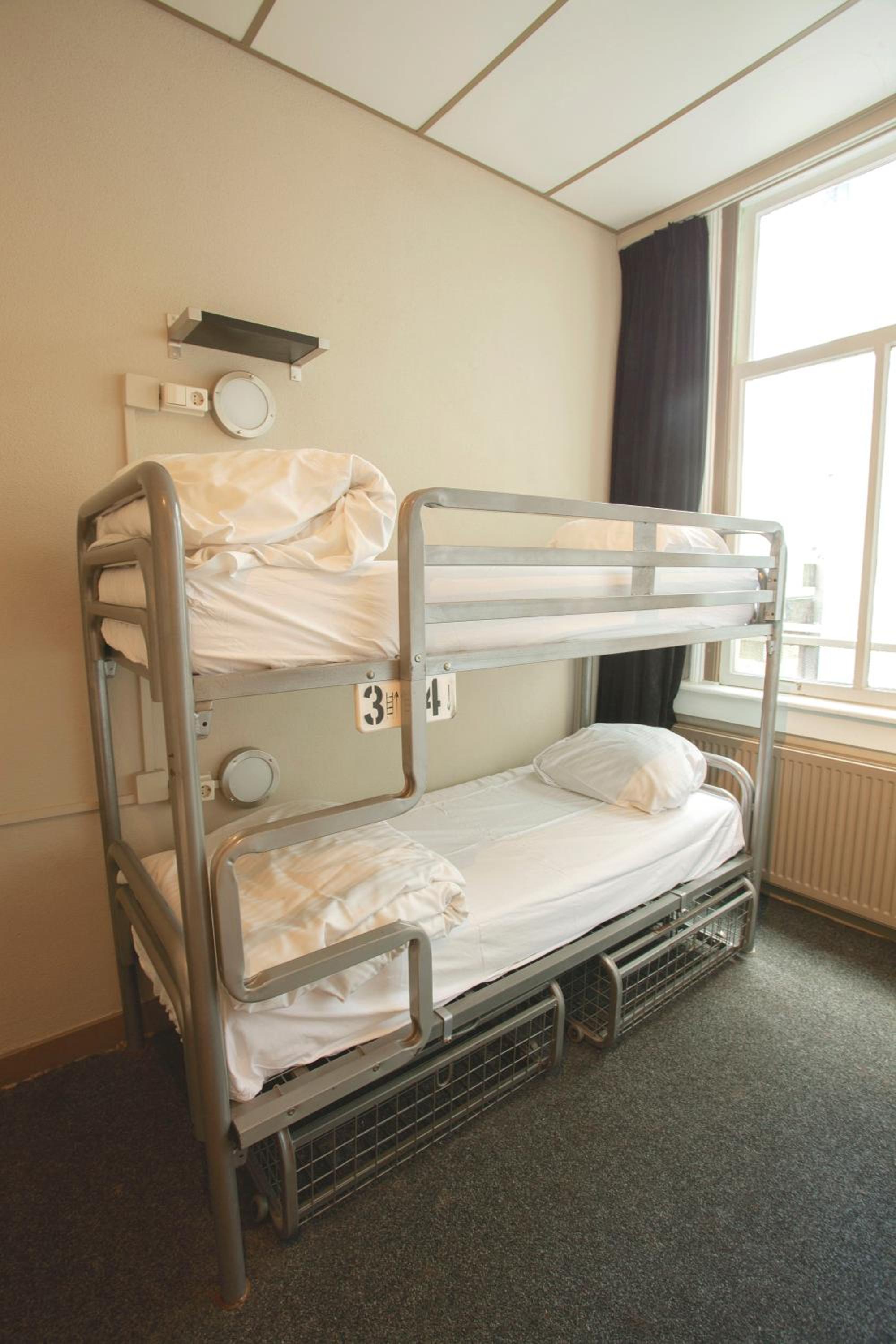 4-Bed Mixed Dormitory Room photo 2