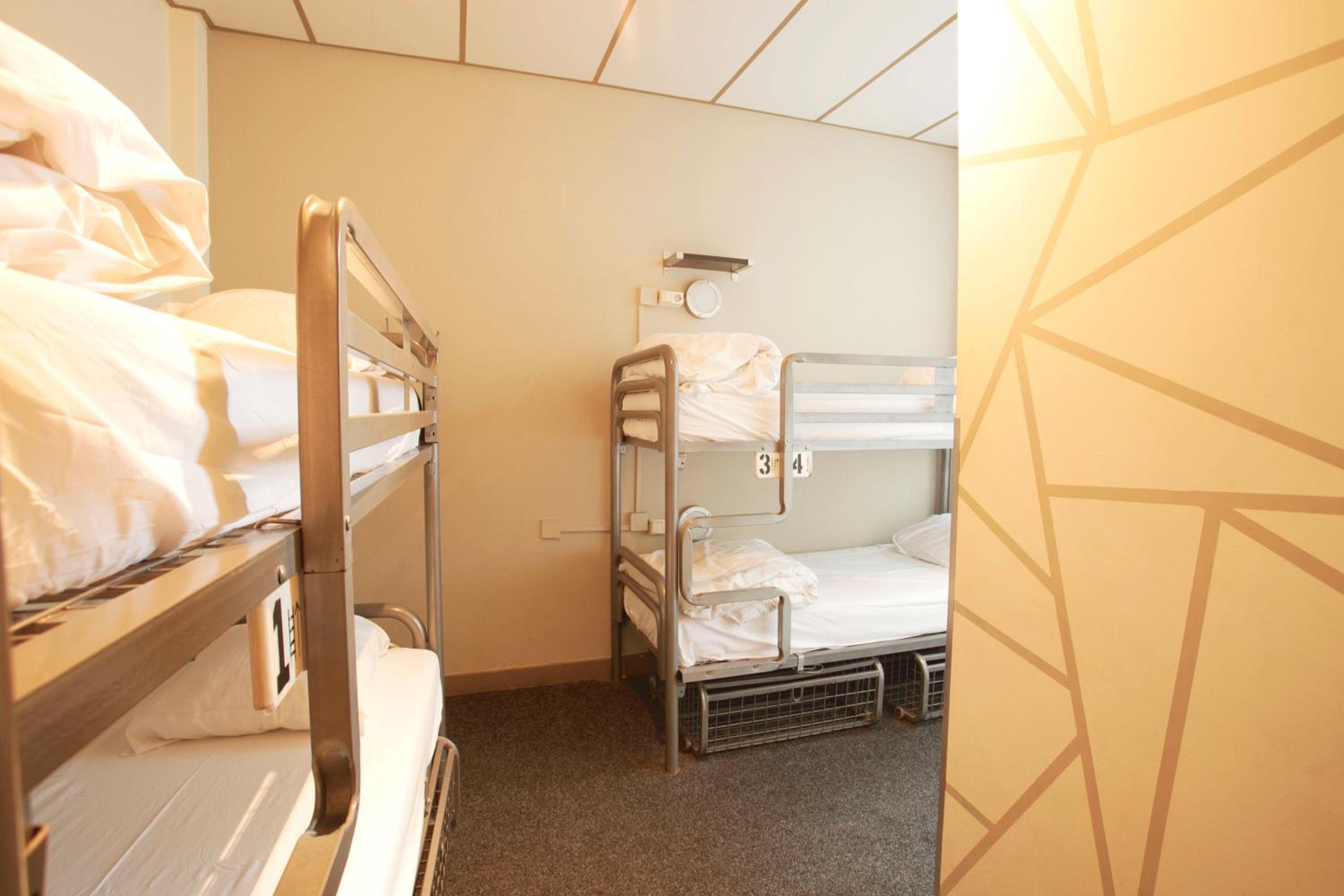 4-Bed Mixed Dormitory Room photo 1