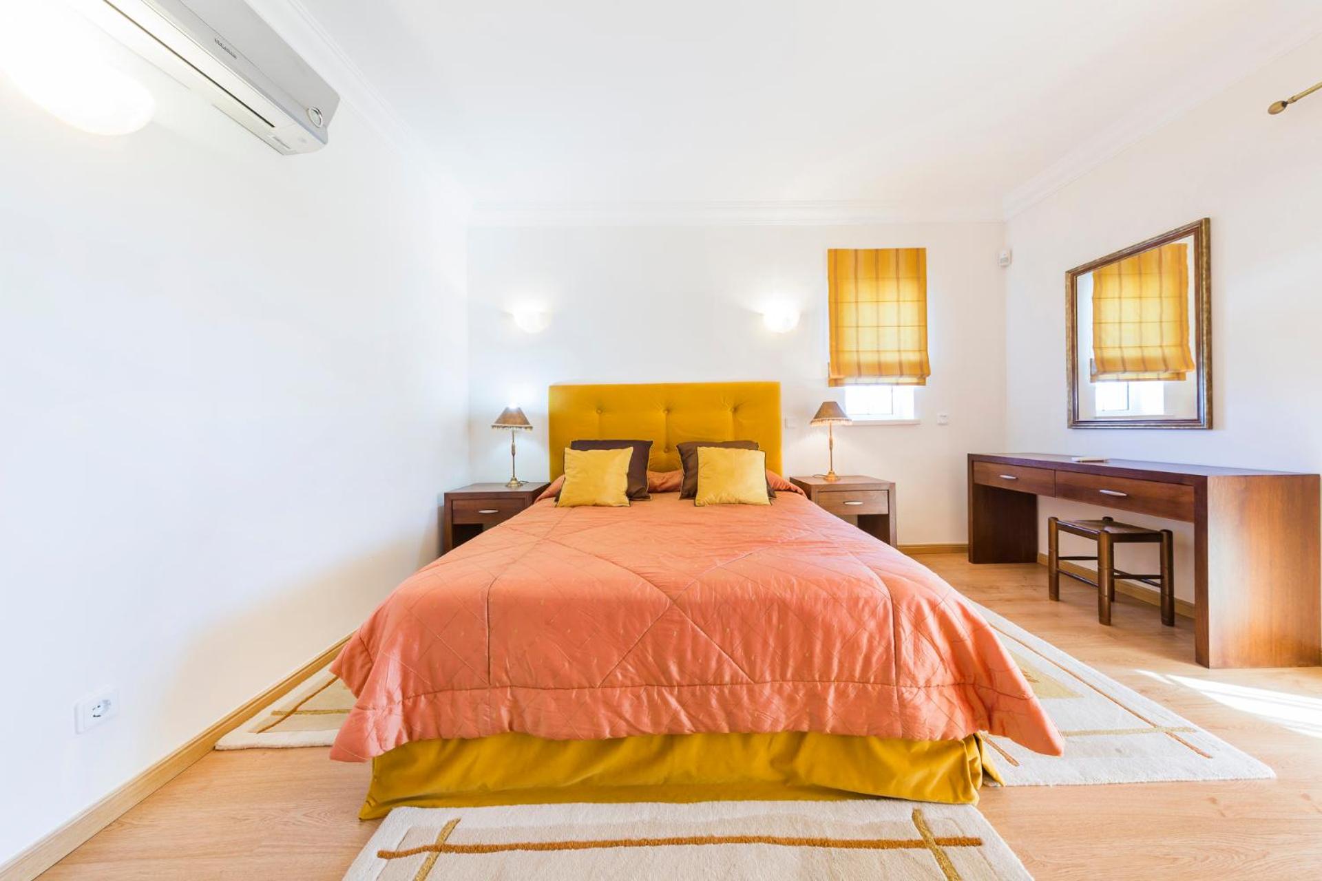 Villa photo 3