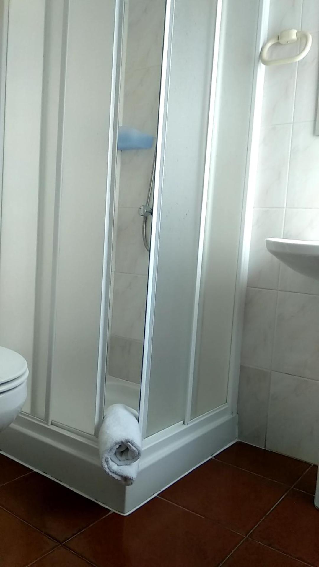 Triple Room with Private Bathroom - Photo 5