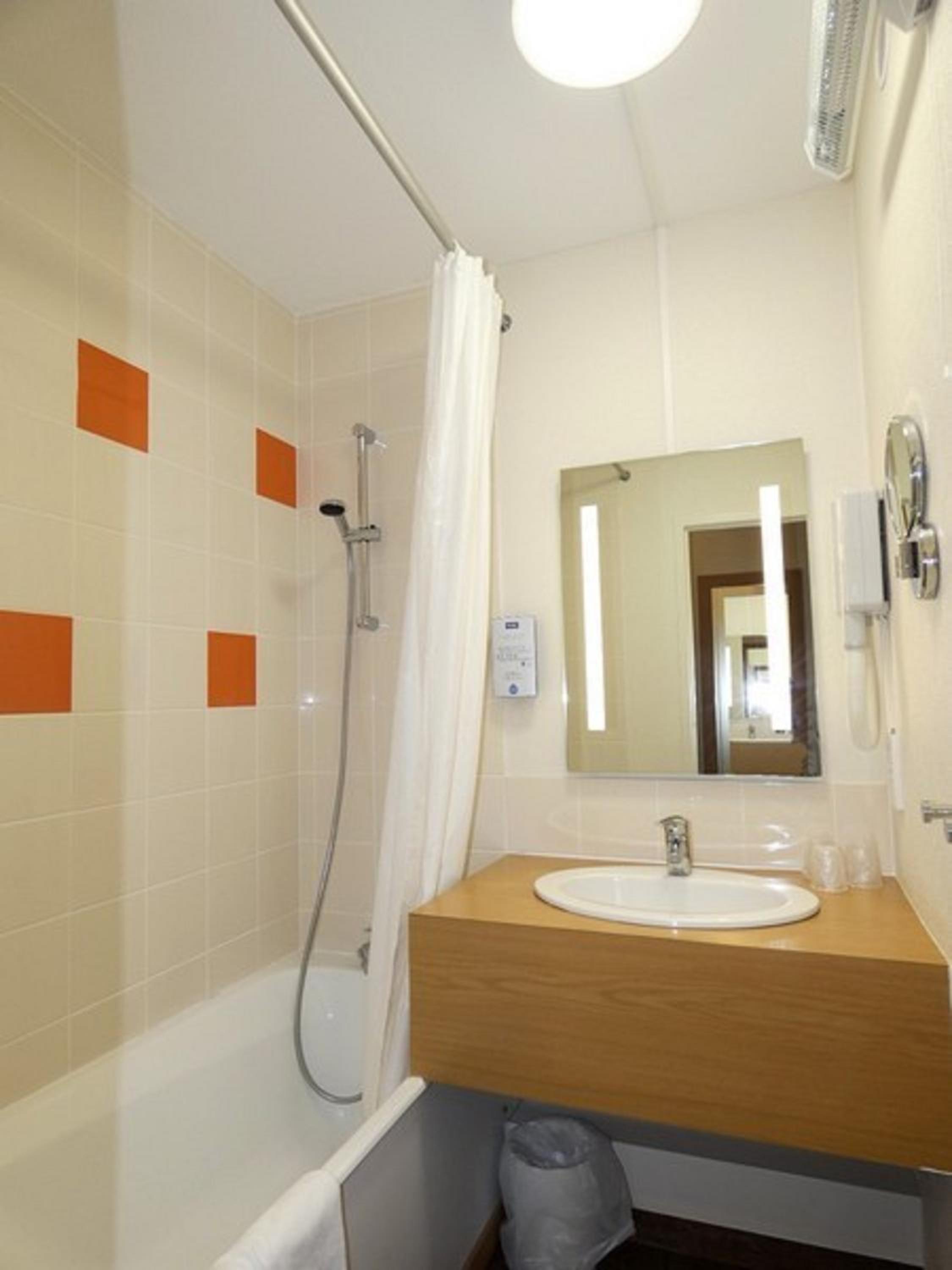 Standard Triple Room - Photo 5