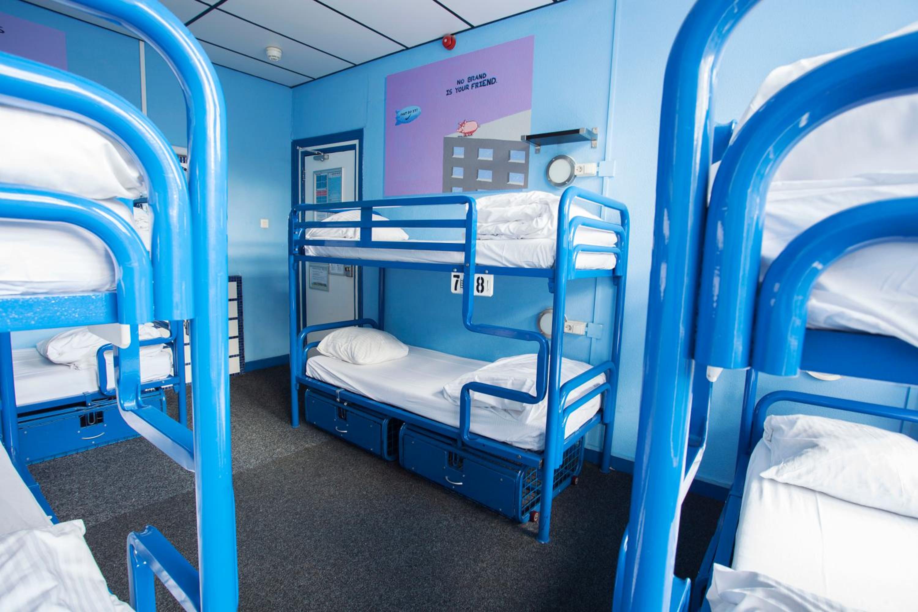 Bunk Bed in Female Dormitory Room   photo 3