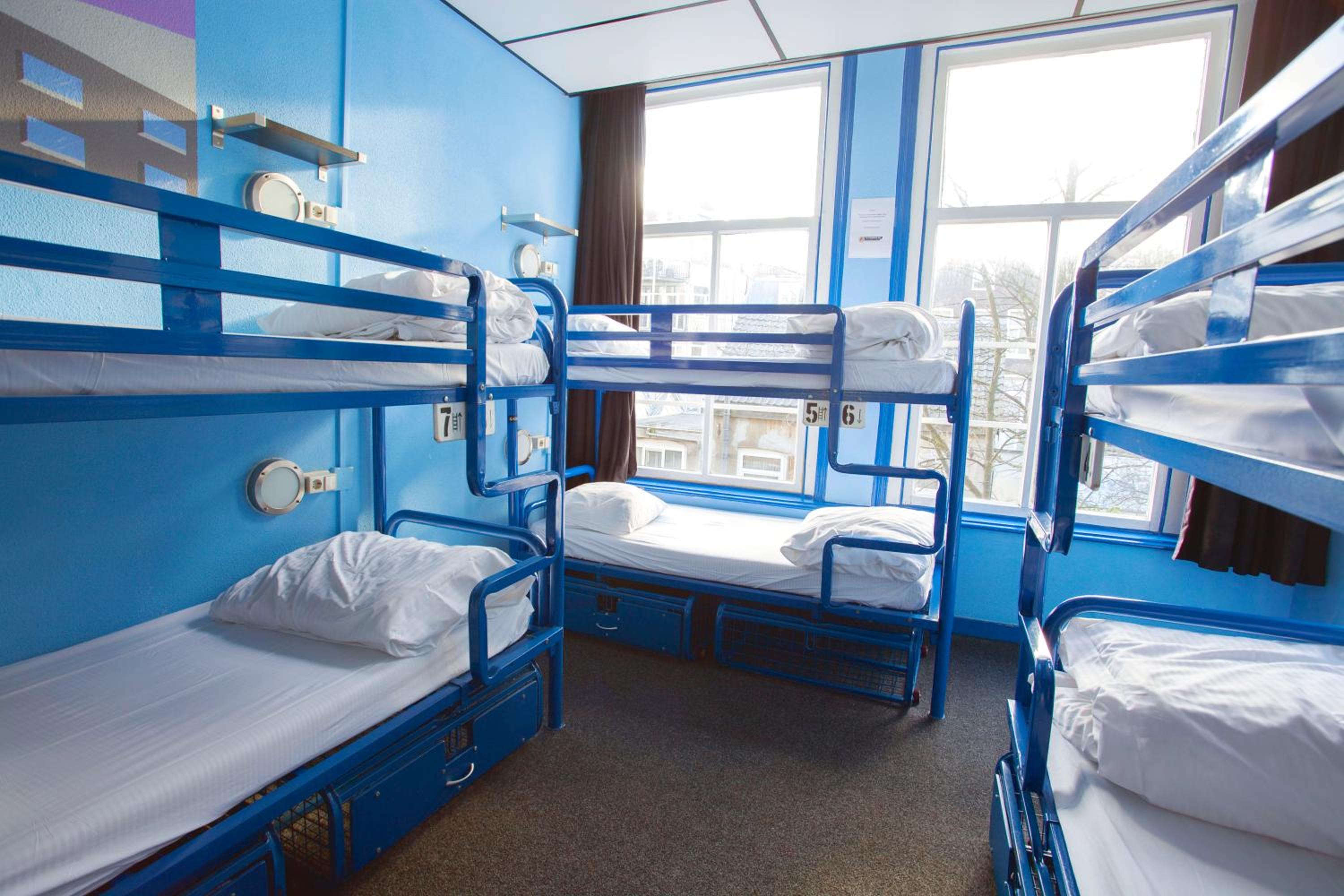 Bed in 6-Bed Dormitory Room photo 1