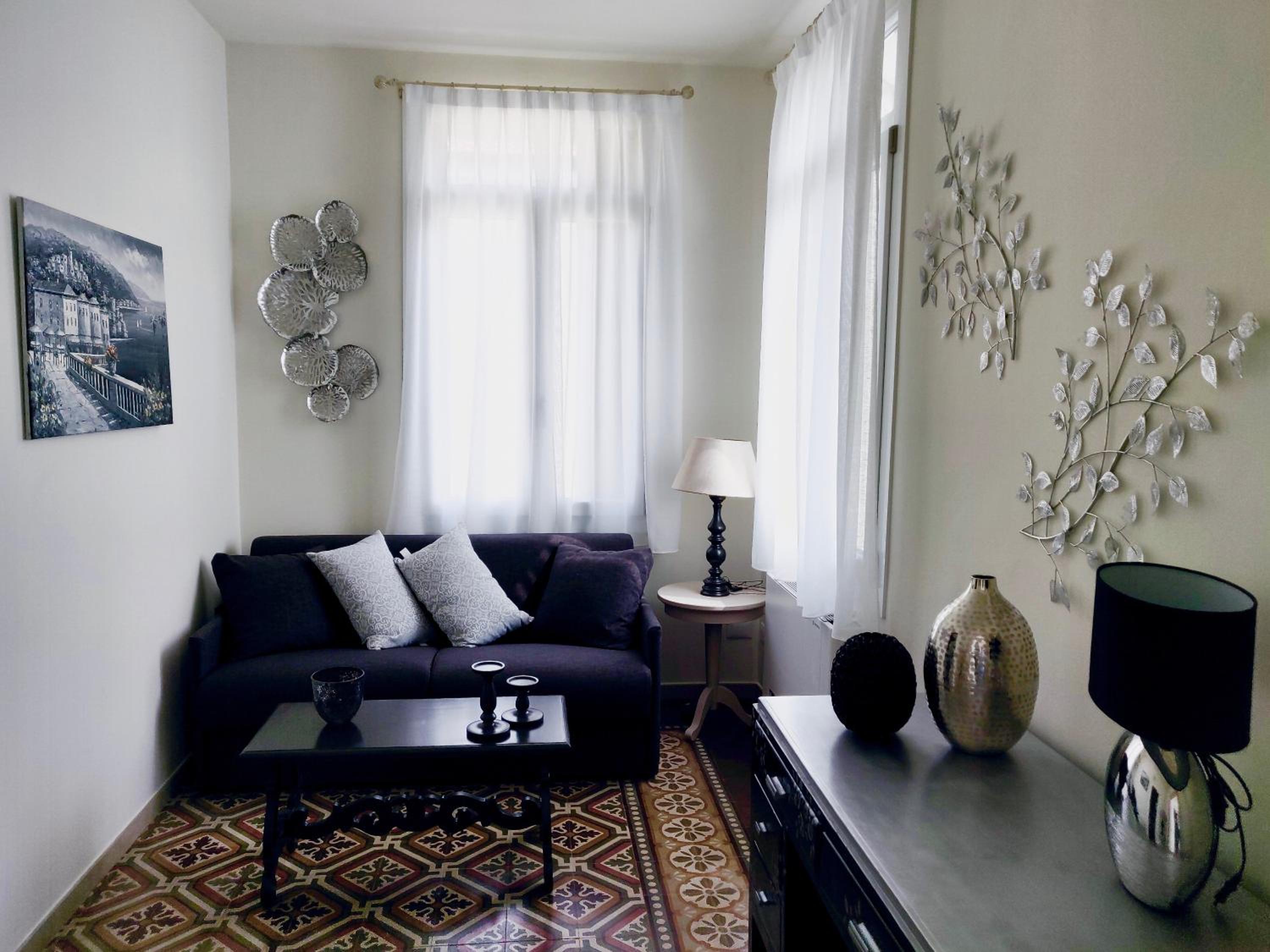 King Suite with Balcony - Photo 8