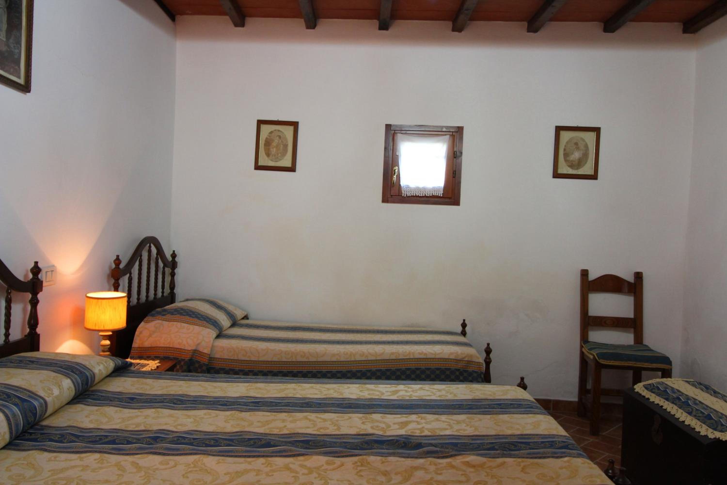 Four-Bedroom Villa - Split Level photo 1