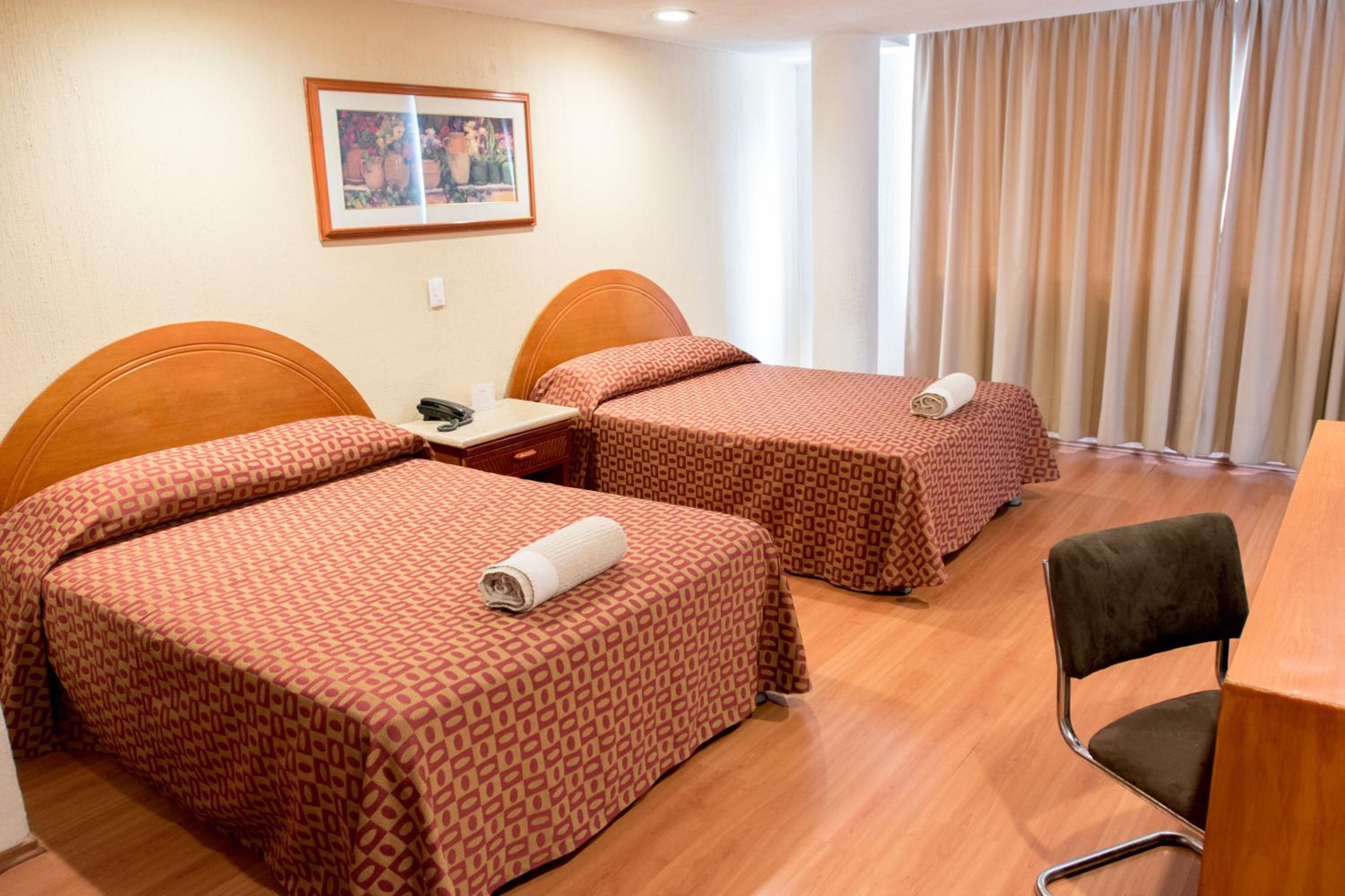 Double Room with Two Double Beds - Photo 1