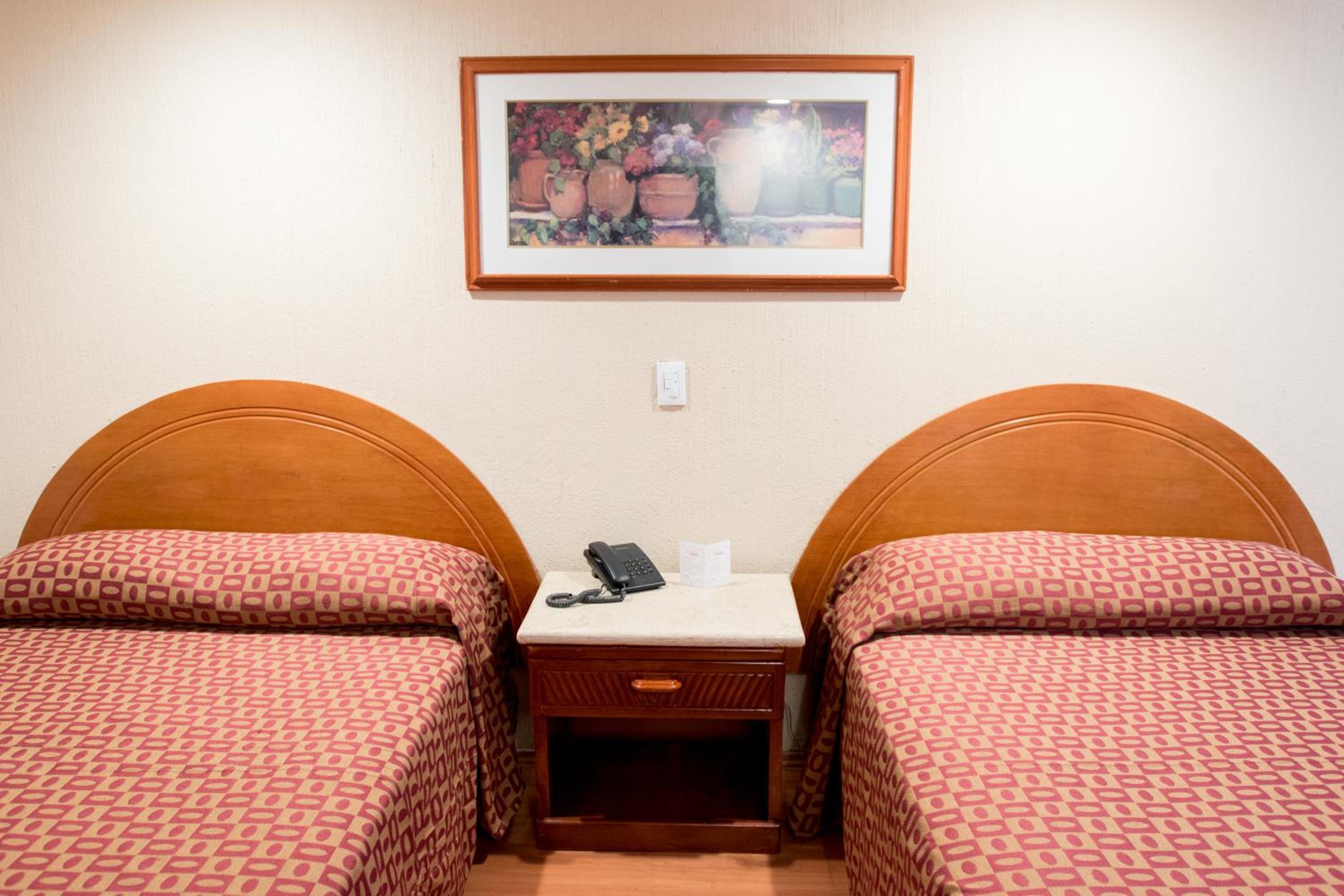 Double Room with Two Double Beds - Photo 8