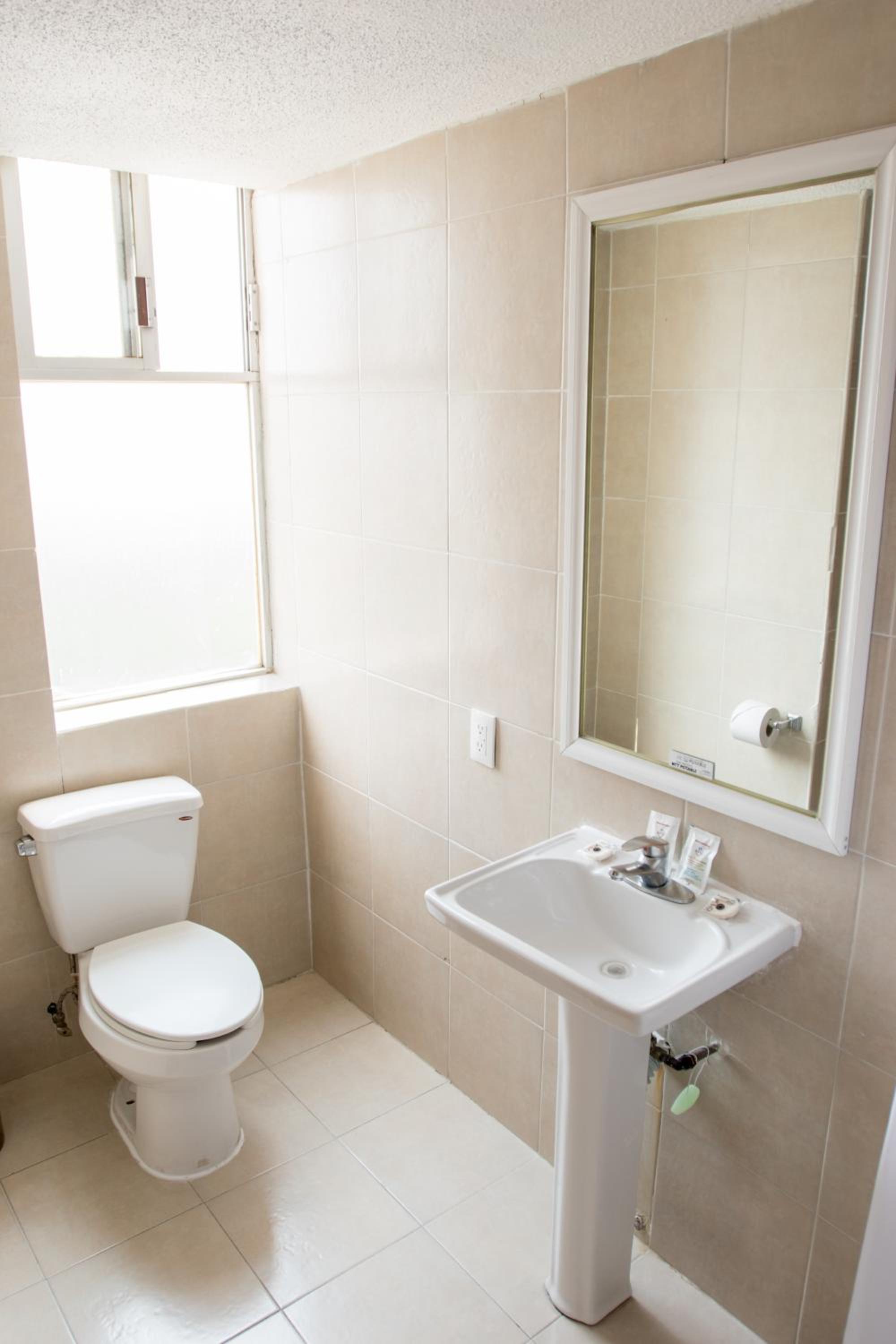 Double Room with Two Double Beds - Photo 4