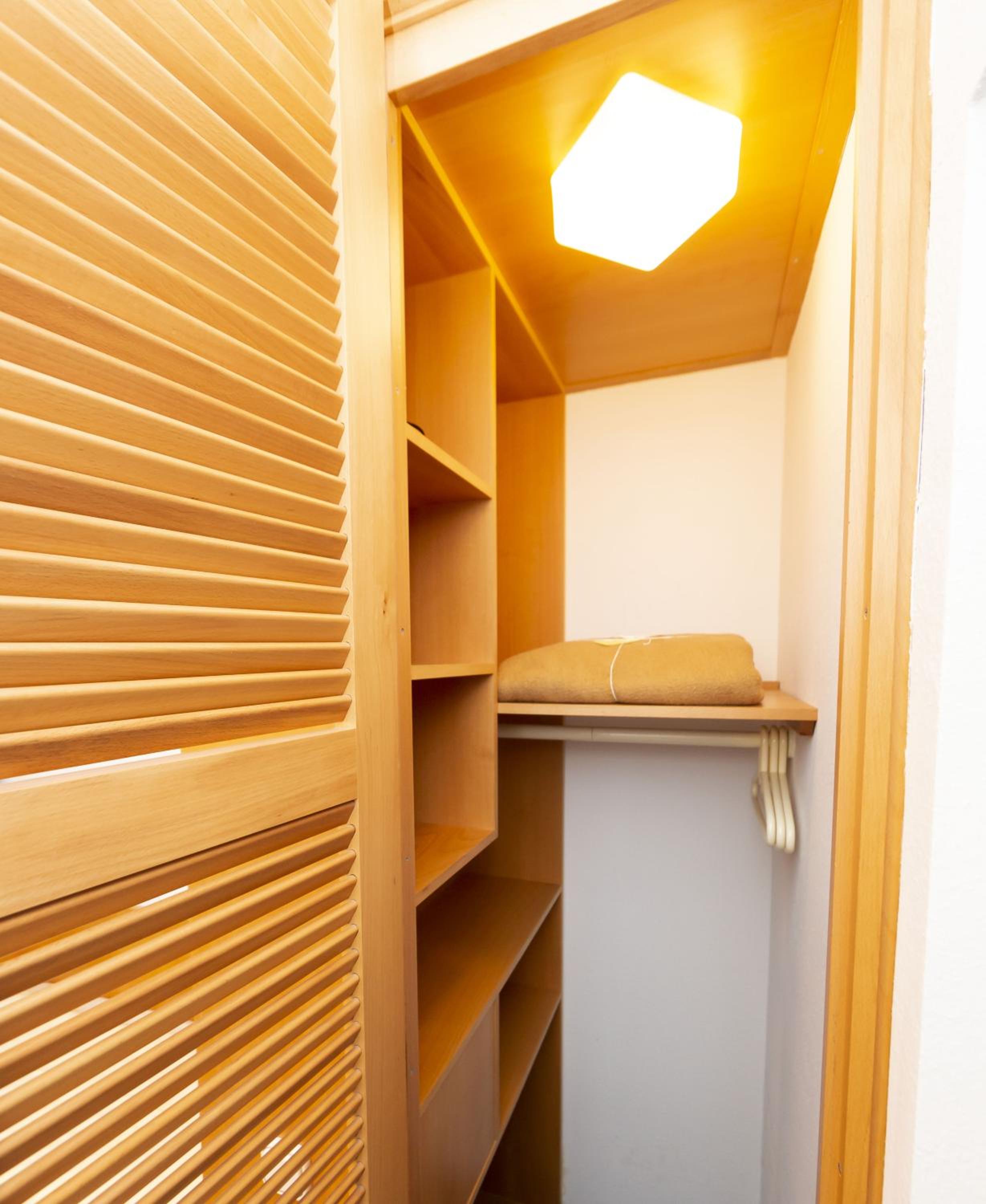 Standard Twin Room - Photo 3