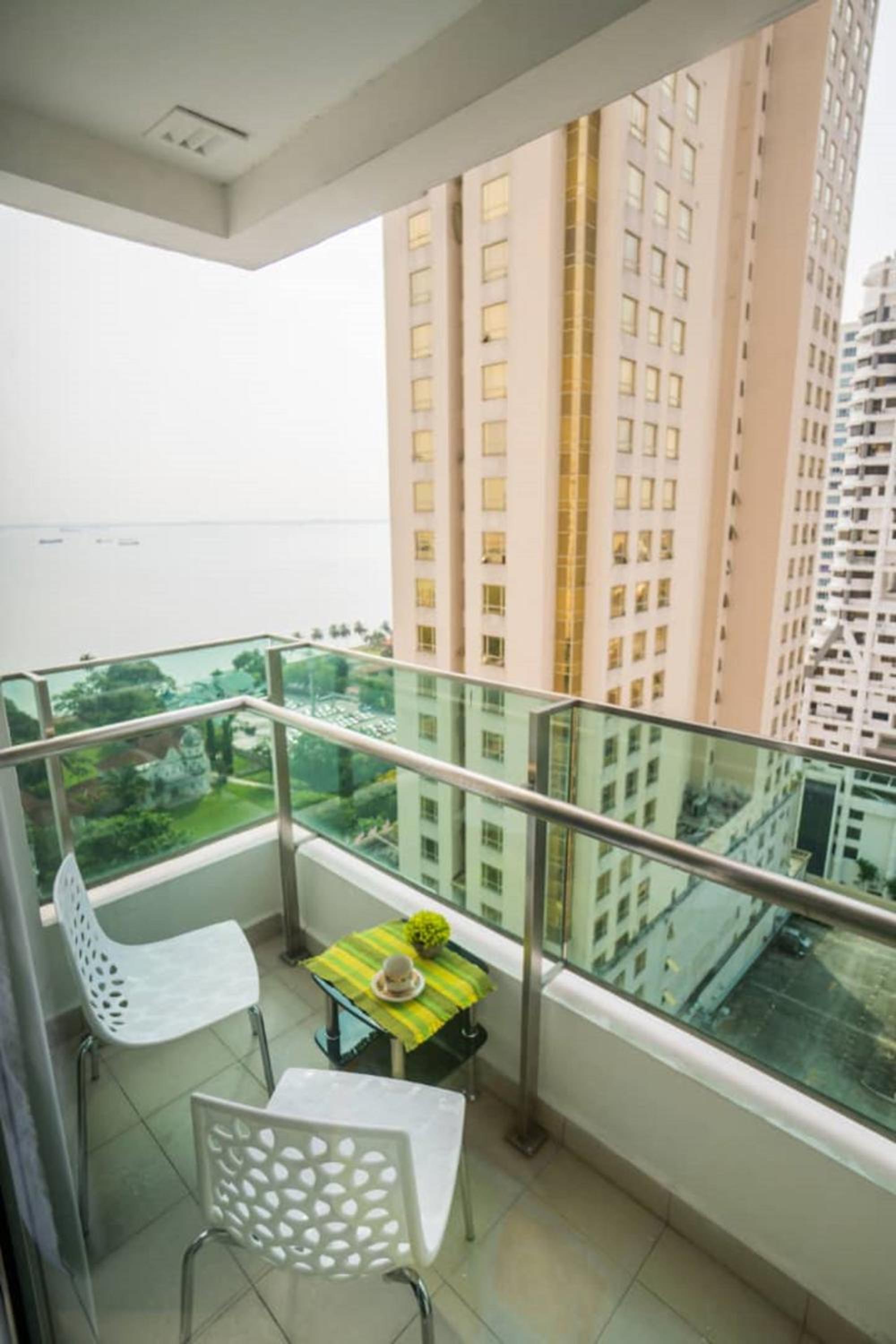 One-Bedroom Apartment - Photo 2