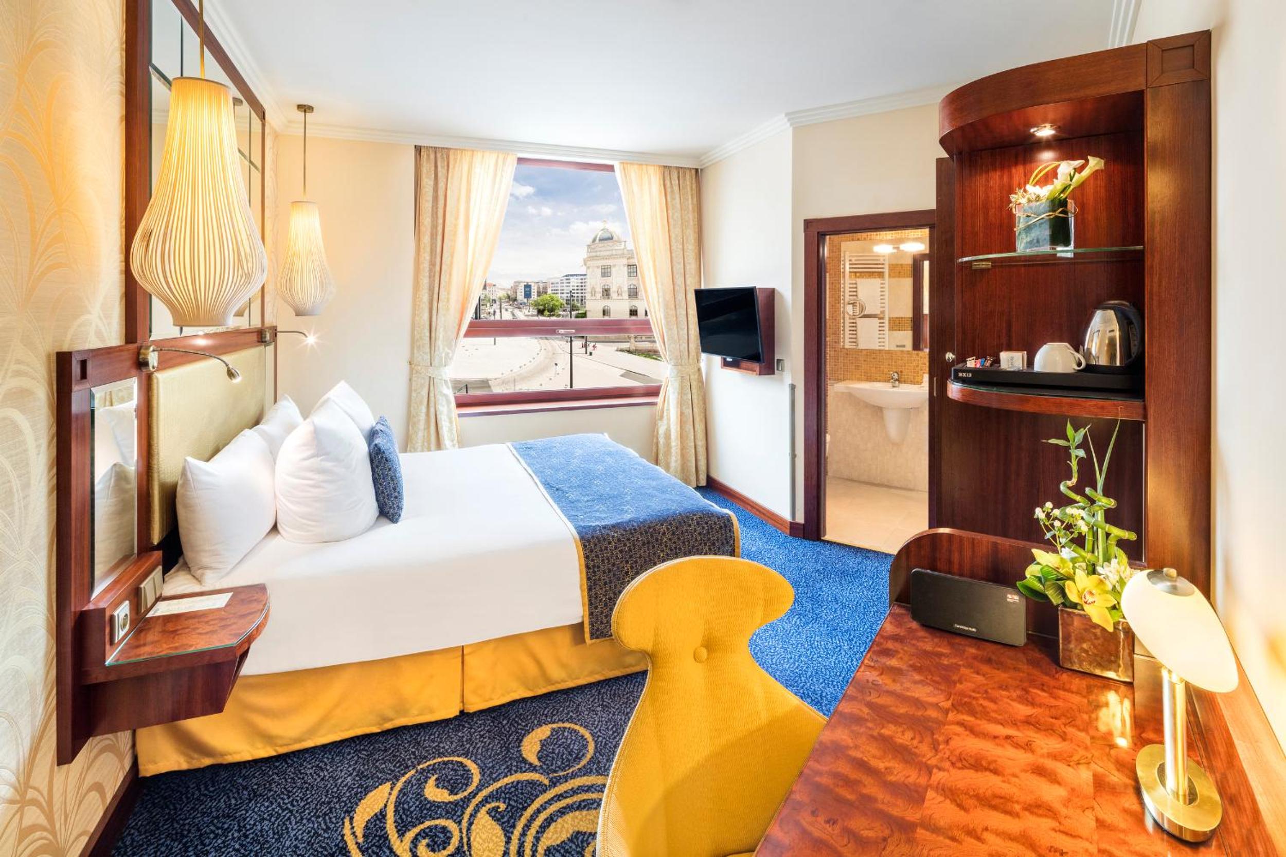 Superior Double Room with City View