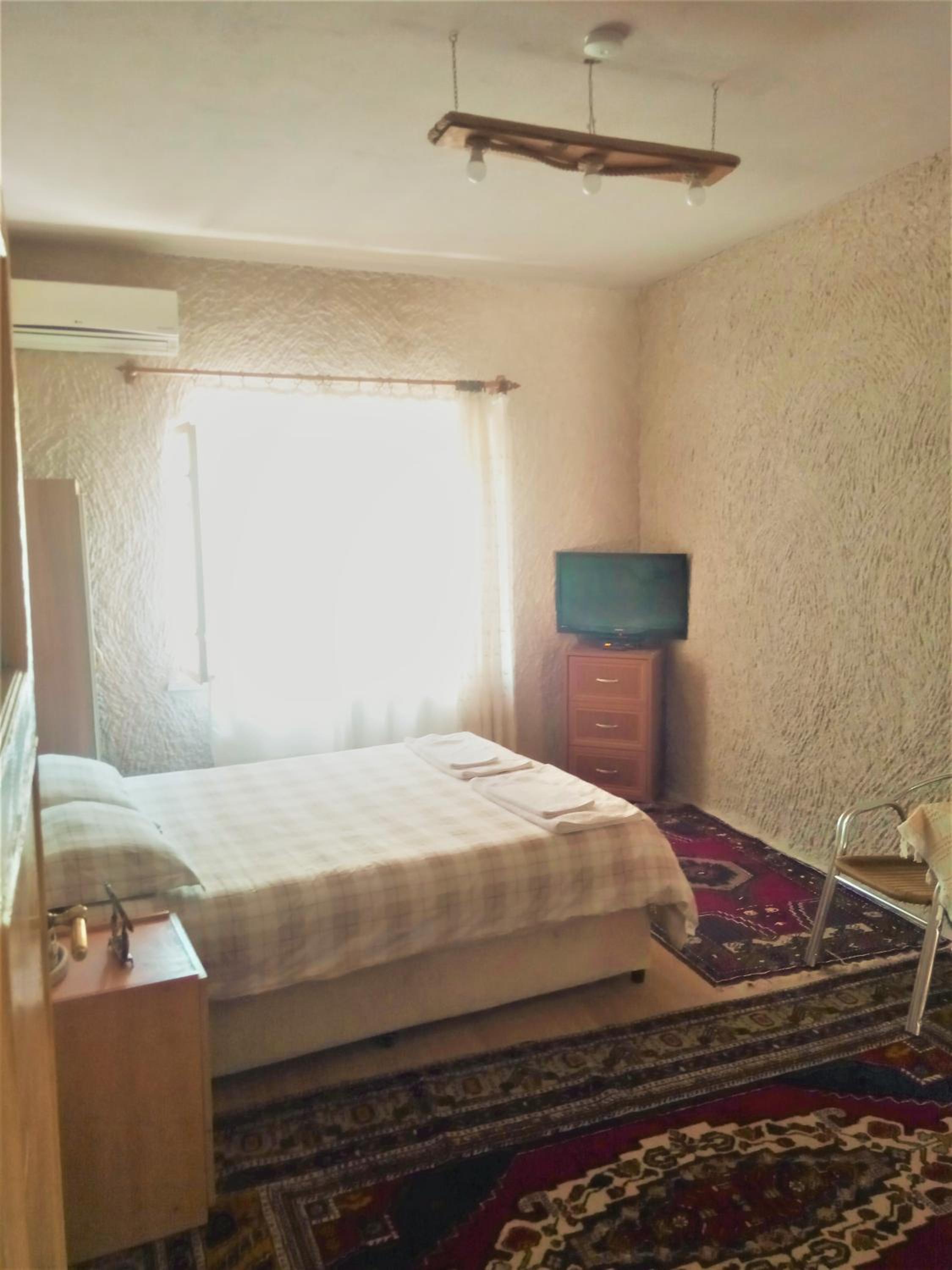 Large Double Room photo 1