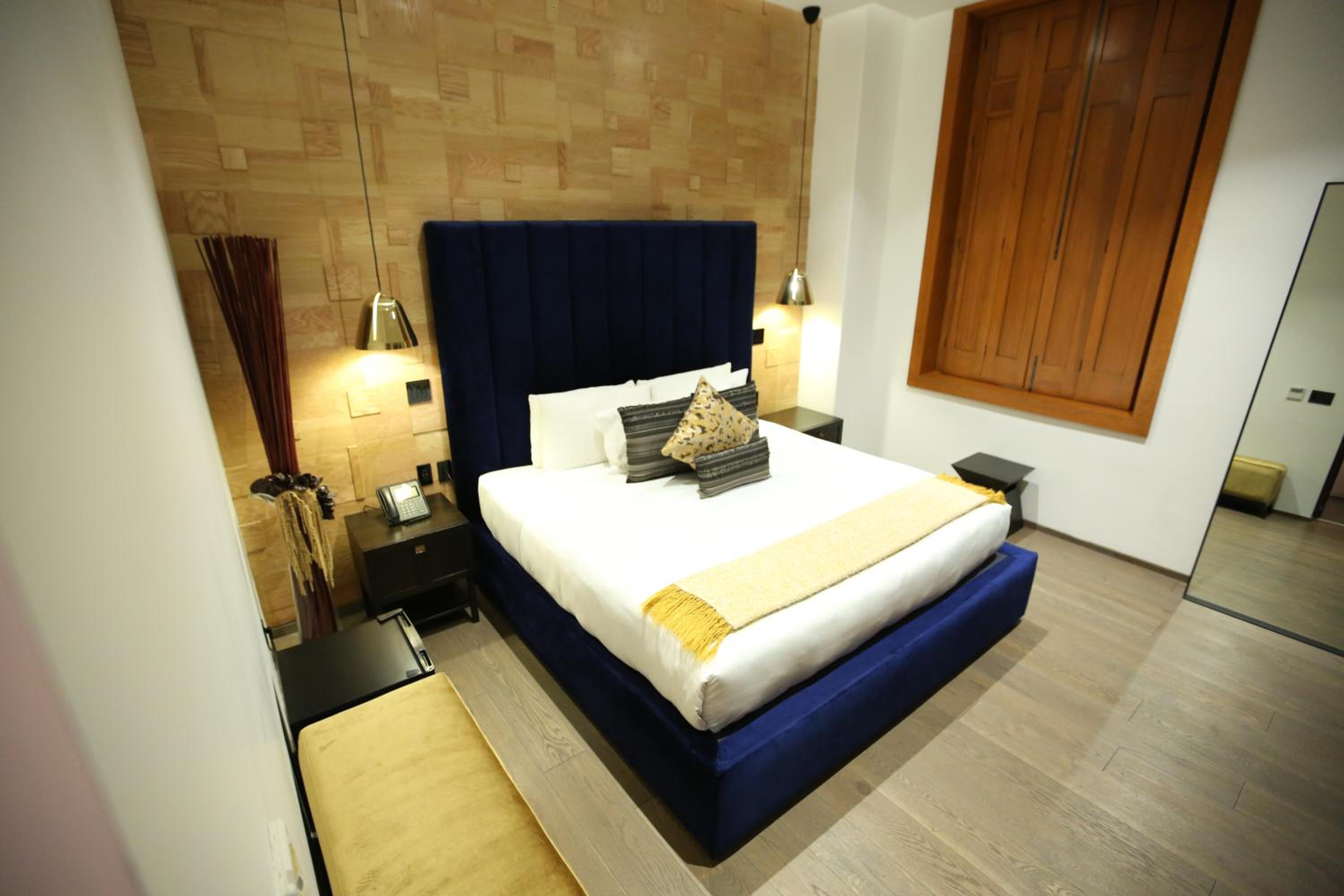 Deluxe Suite photo 2