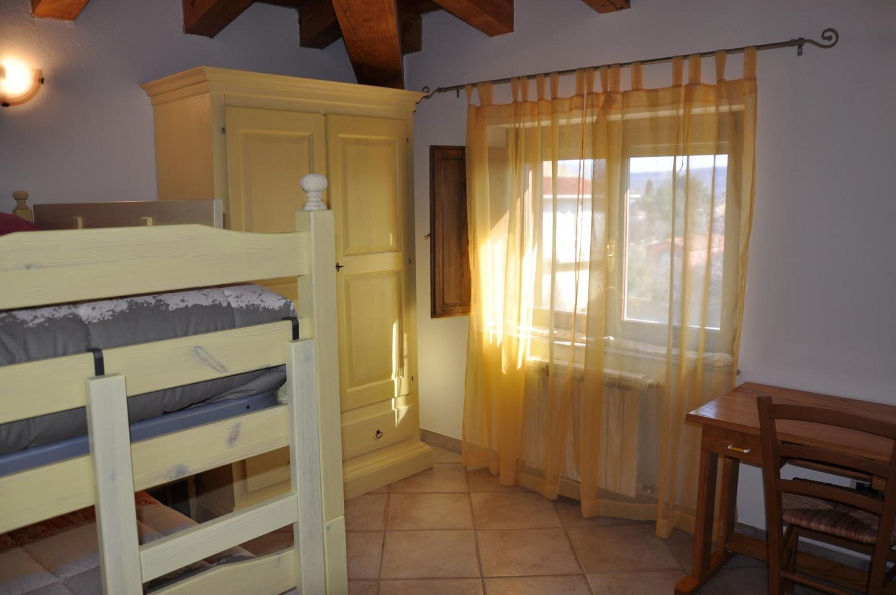 Twin Room with Shared Bathroom photo 1