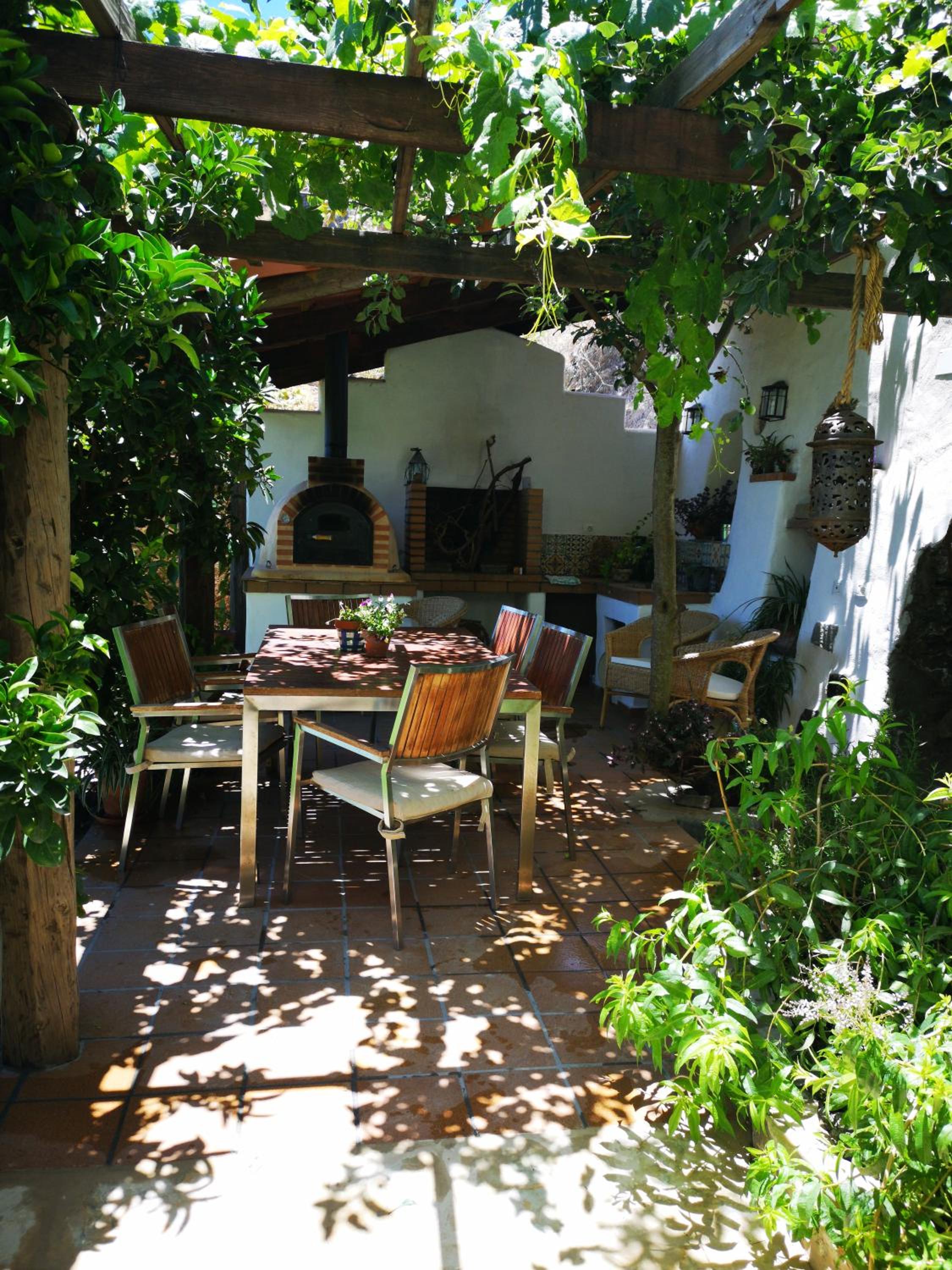 One-Bedroom House - Photo 32