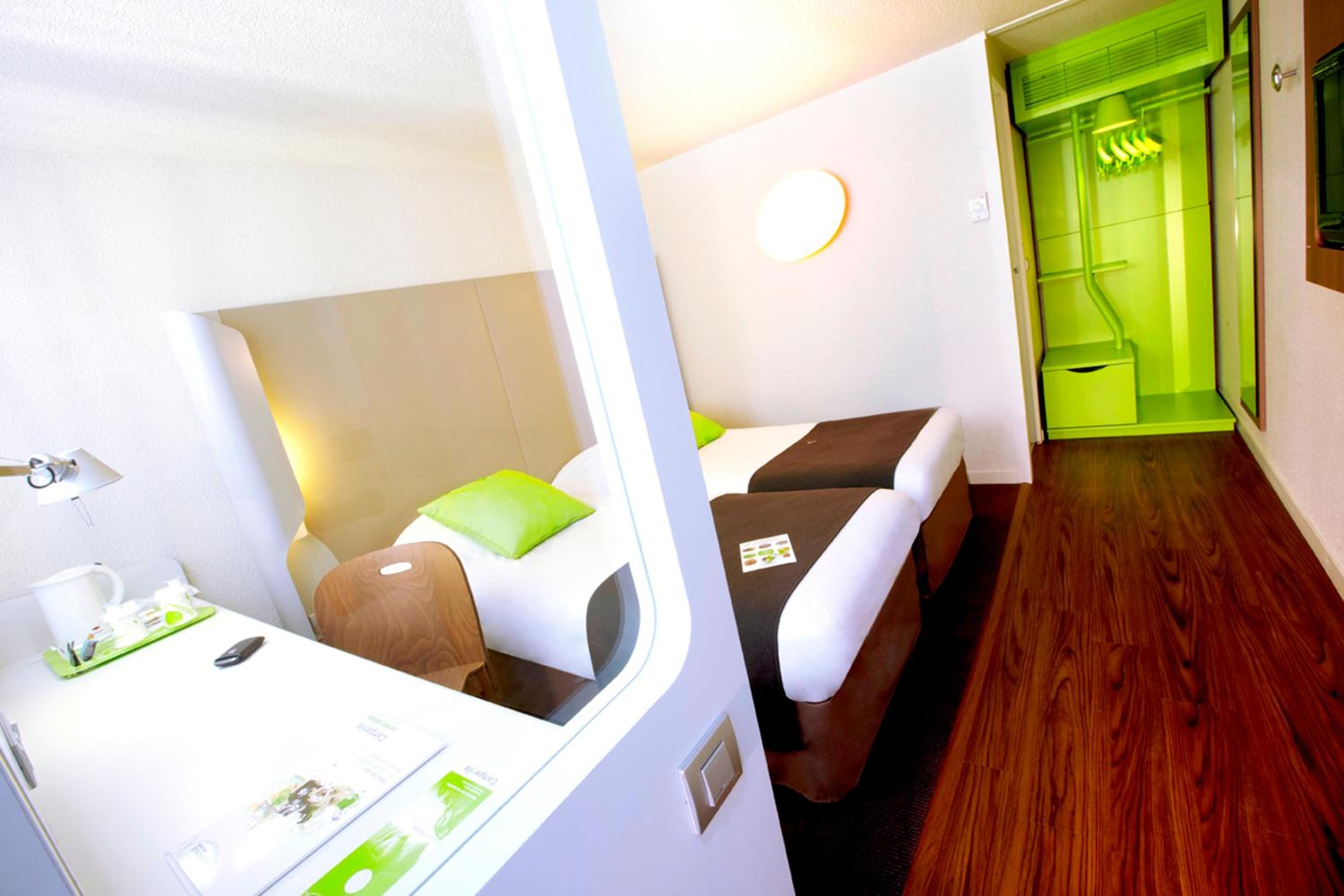 Standard Twin Room - Photo 1