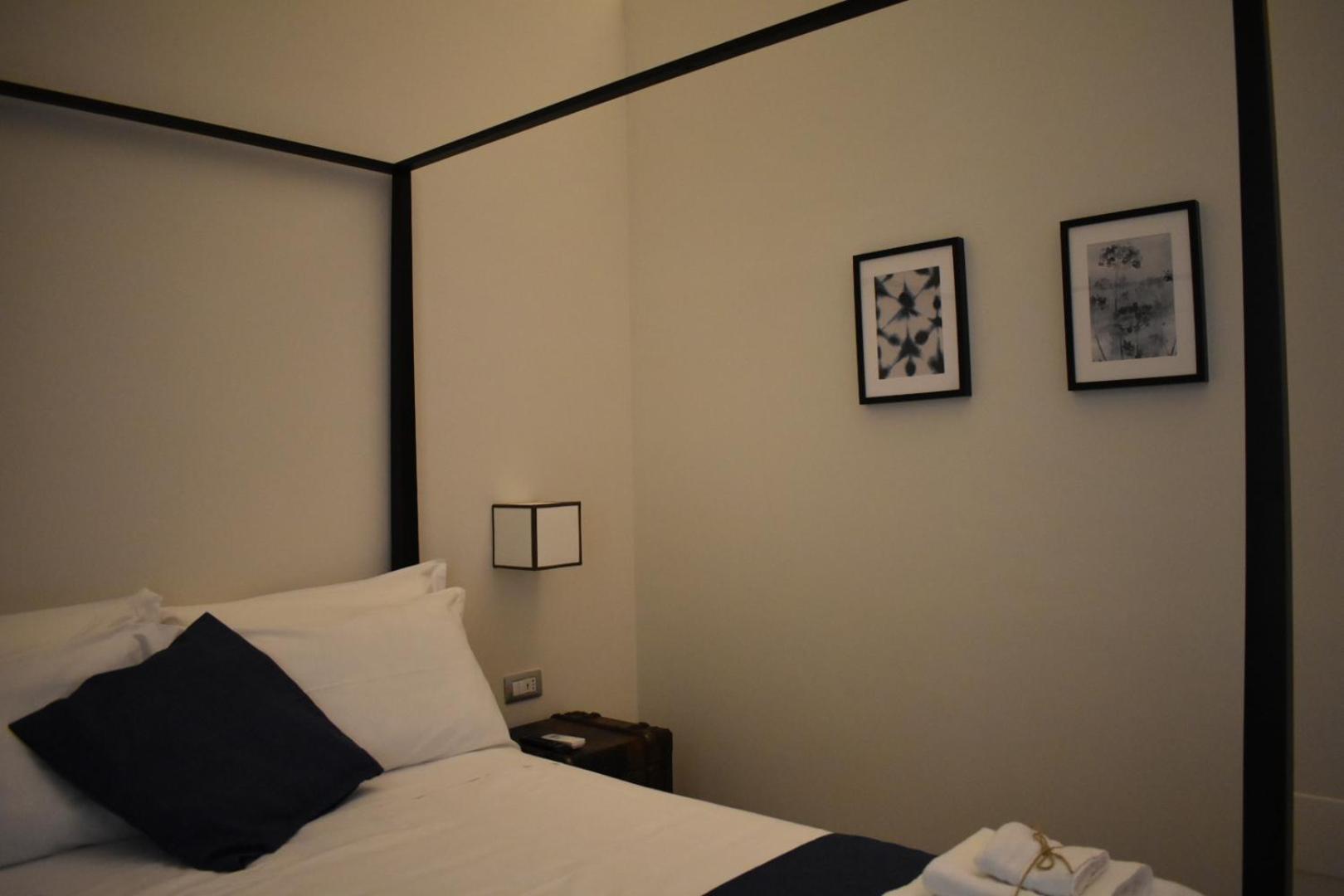 Deluxe Double Room with Balcony - Photo 36