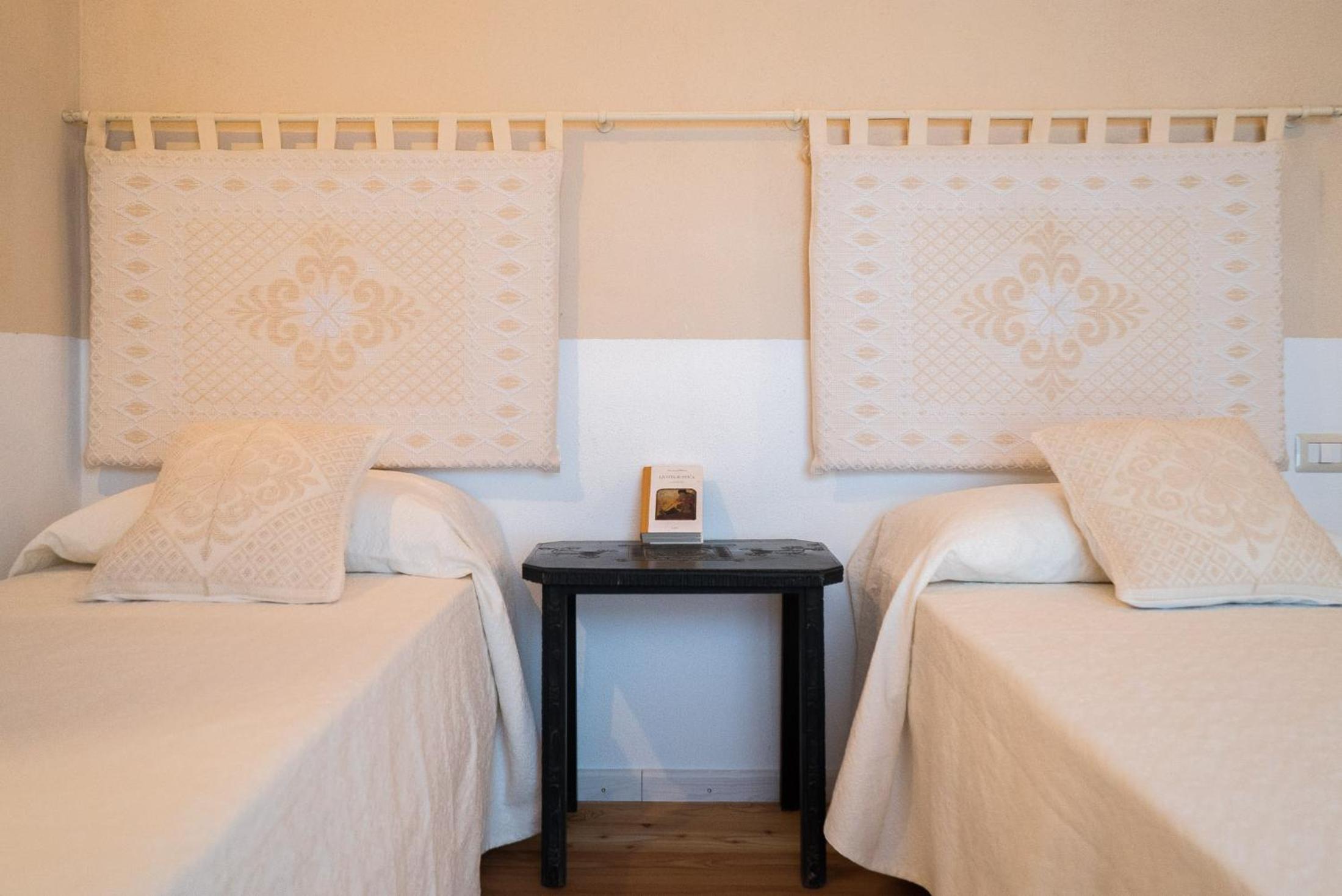 Double or Twin Room with Private Bathroom photo 3