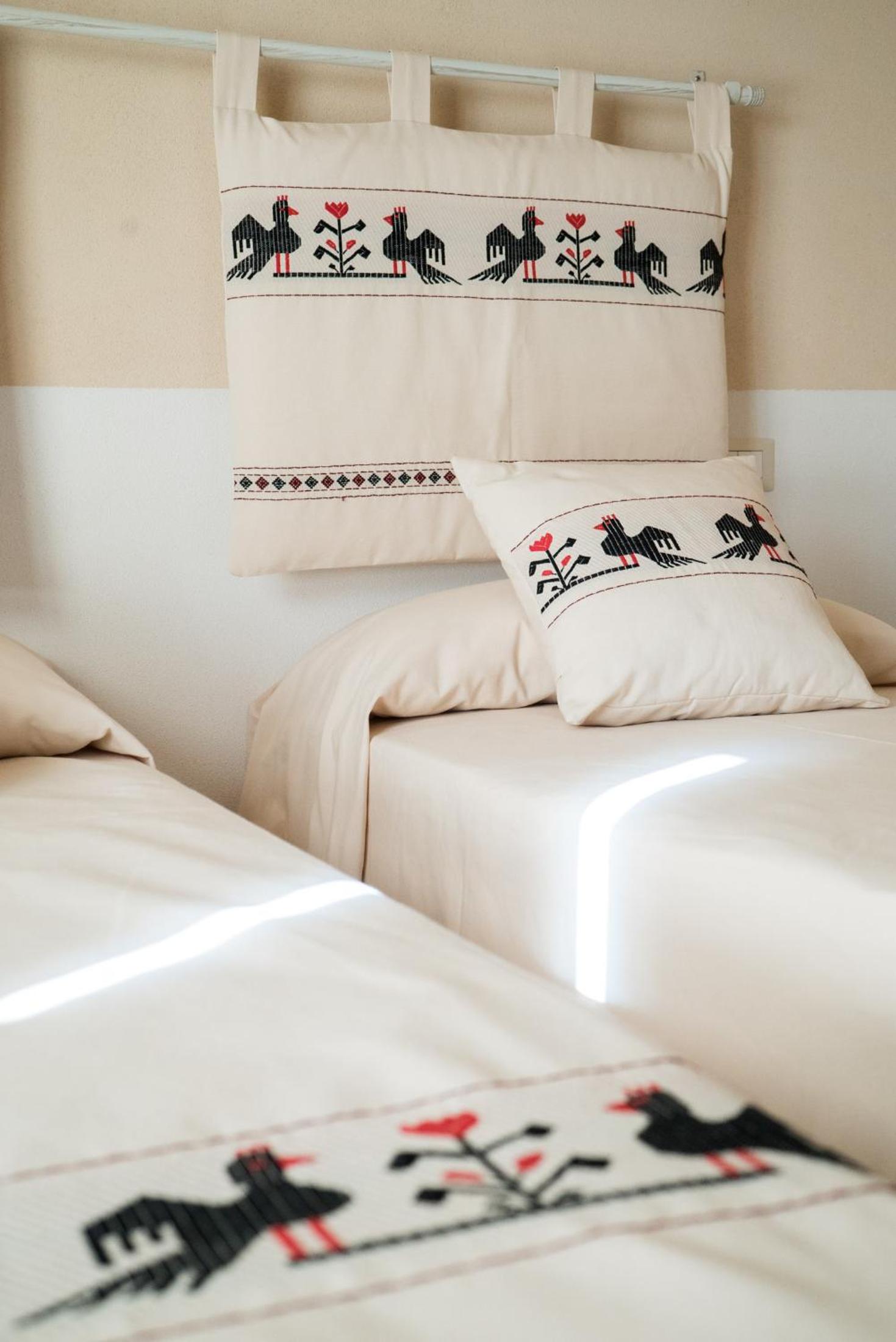 Double or Twin Room with Private Bathroom photo 3