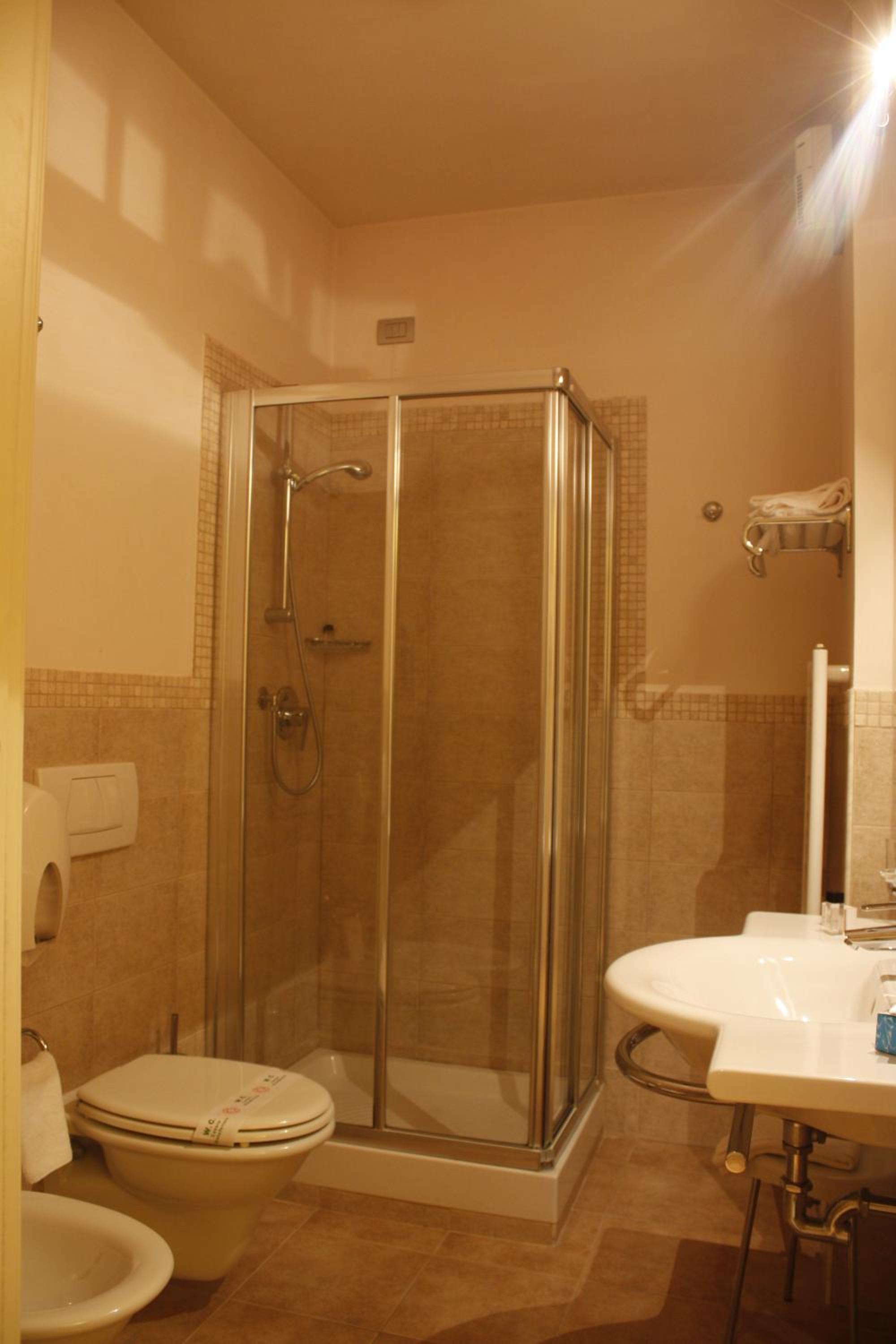 Quadruple Room - Photo 2