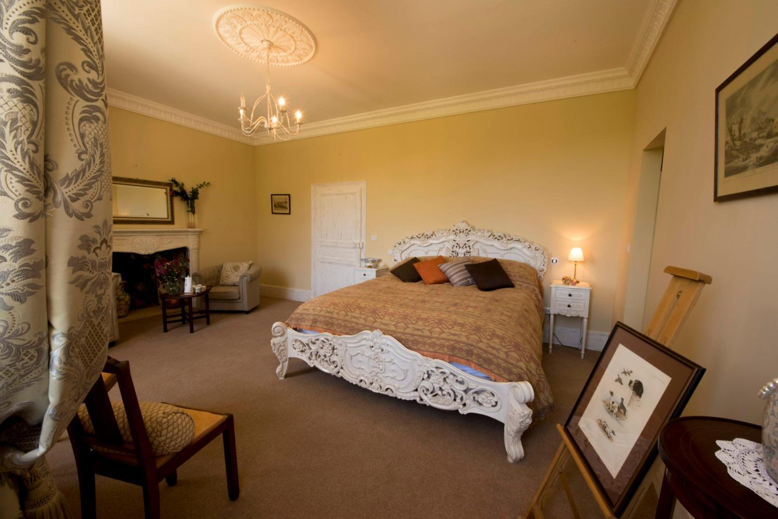 Queen Room with Garden View - Photo 4