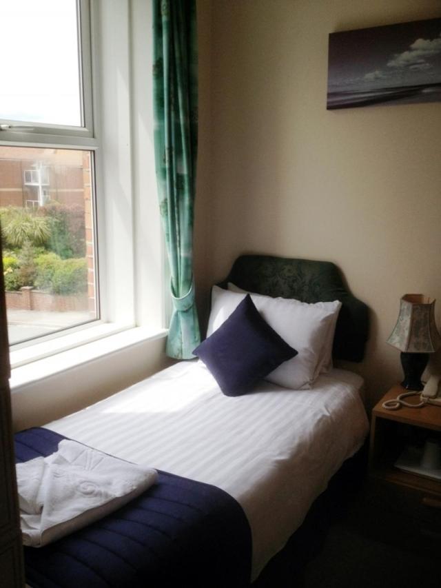 Single Room photo 2