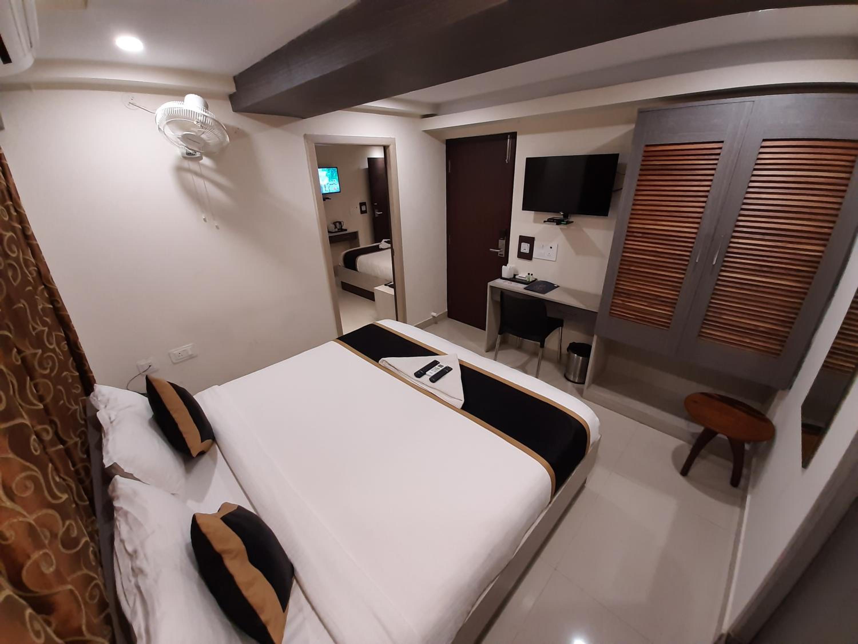 Deluxe Family Room