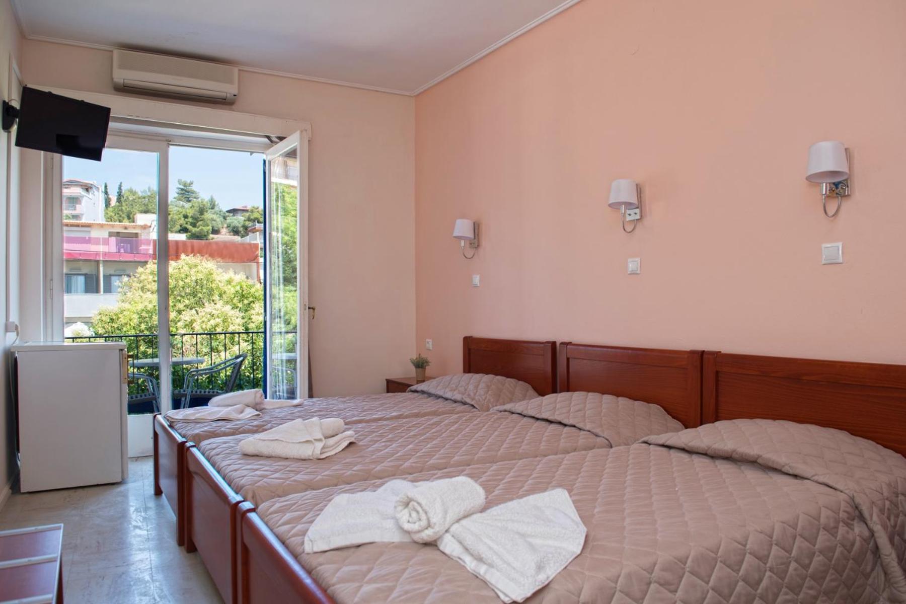 Triple Room with City View photo 2