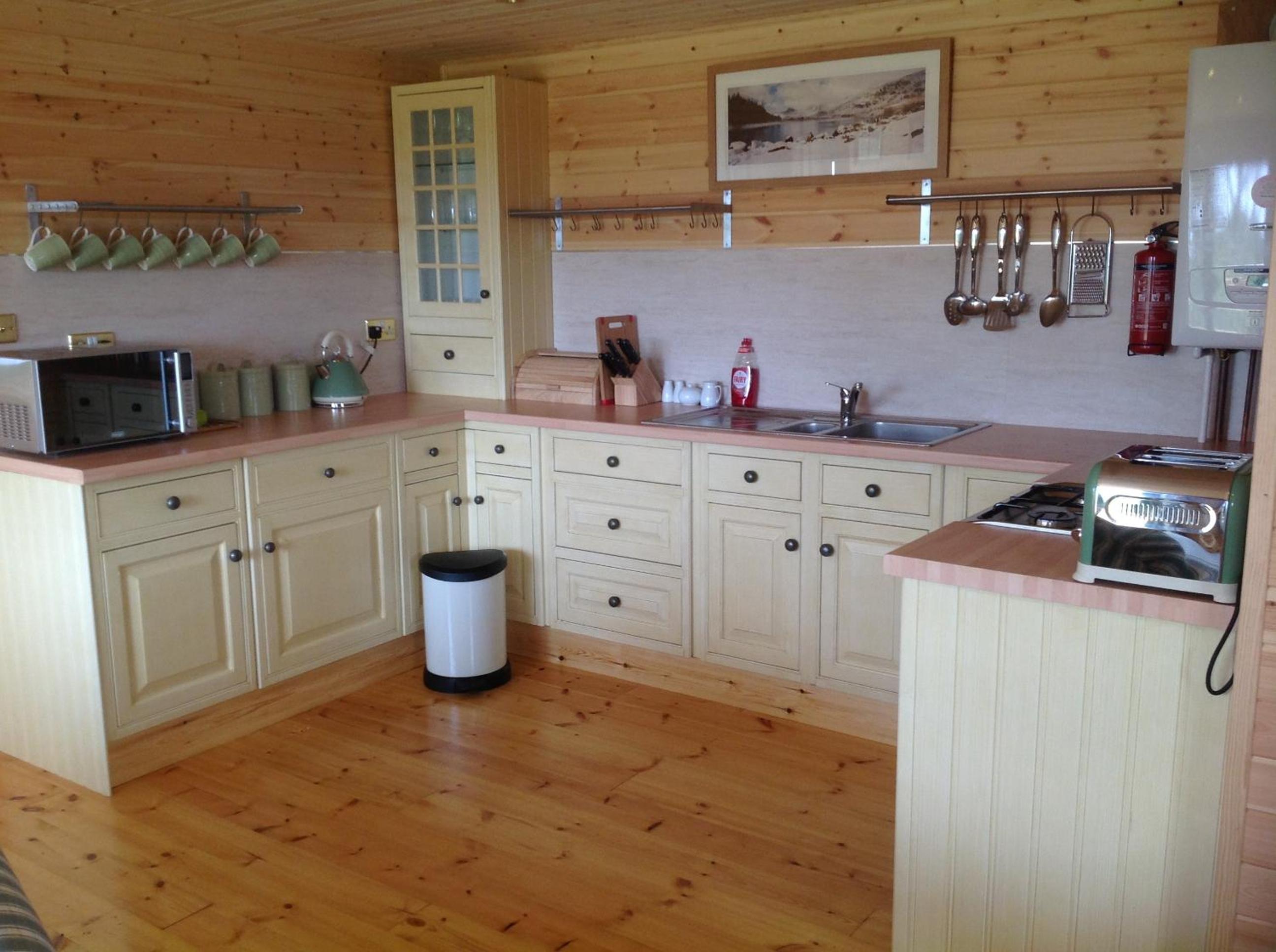 Two-Bedroom Log Cabin photo 3