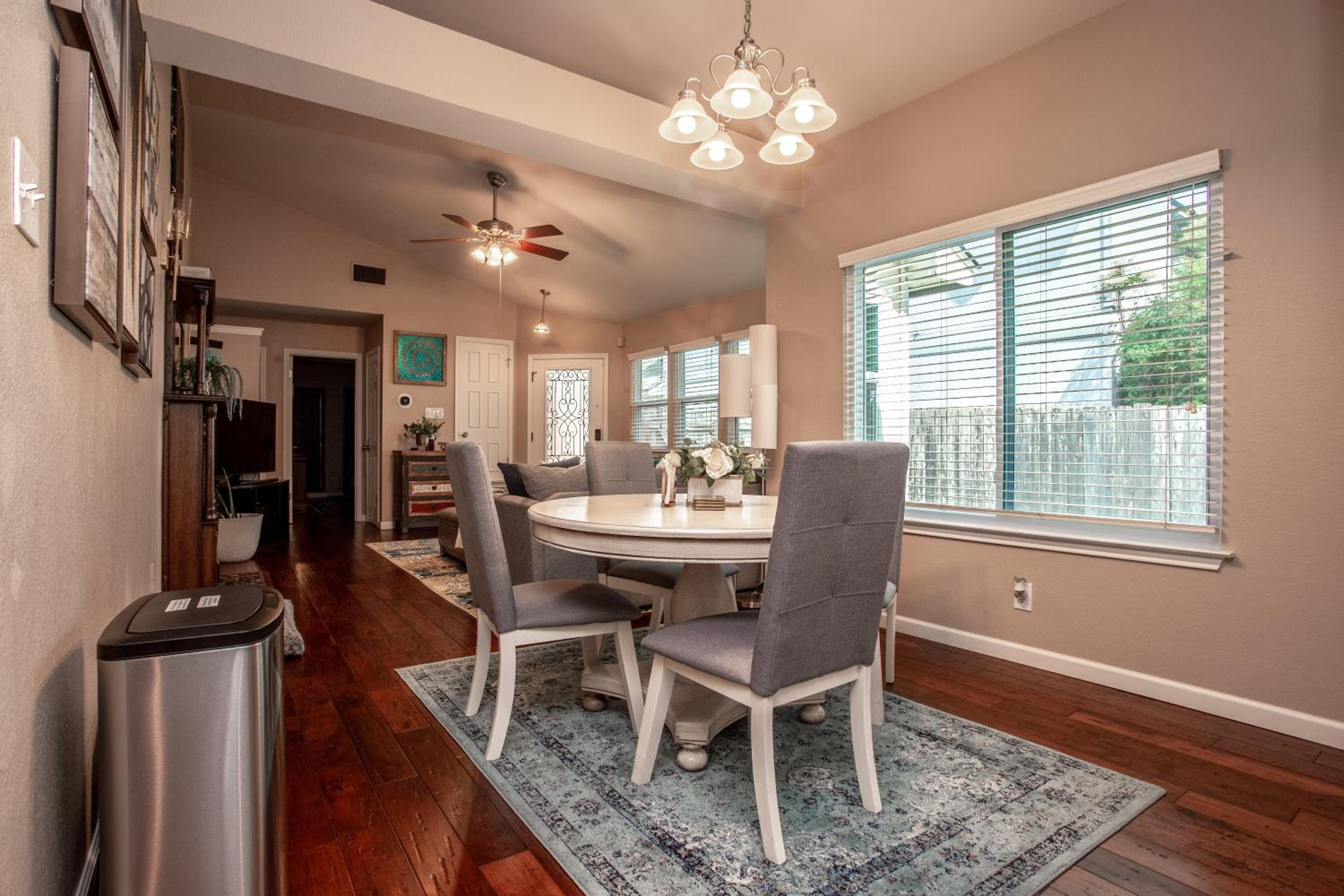 Two-Bedroom House - Photo 15