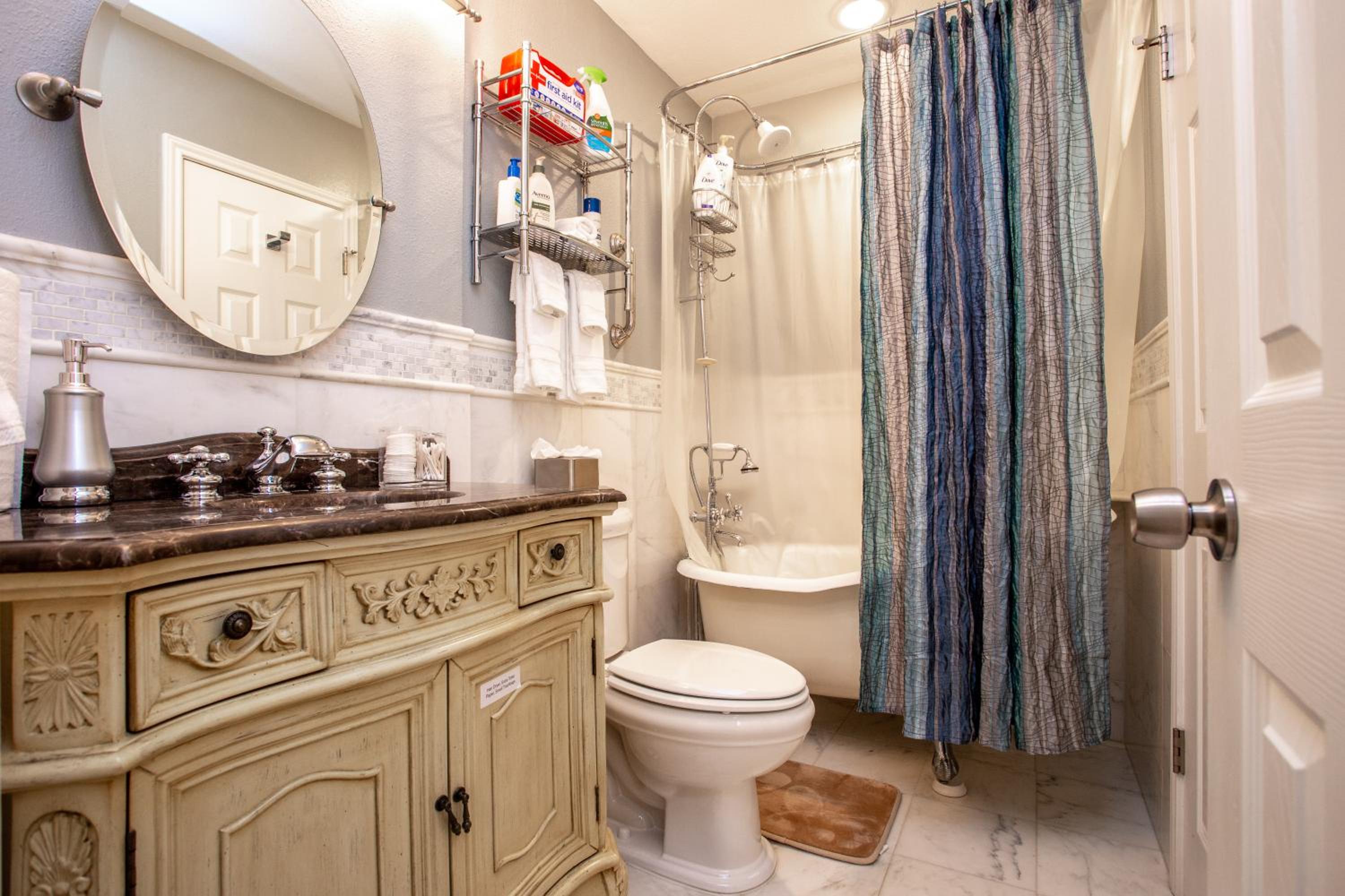 Two-Bedroom House - Photo 20