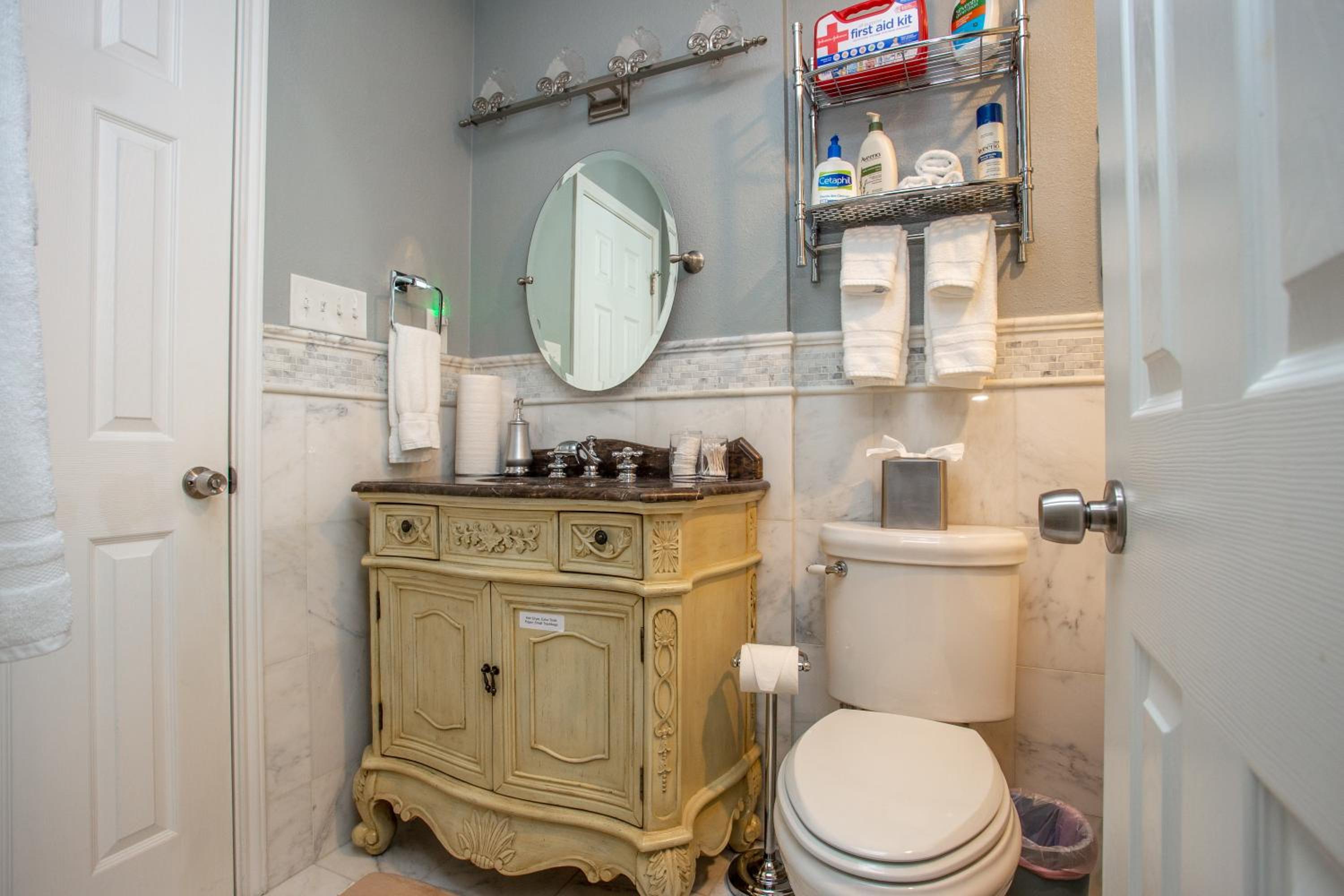 Two-Bedroom House - Photo 19