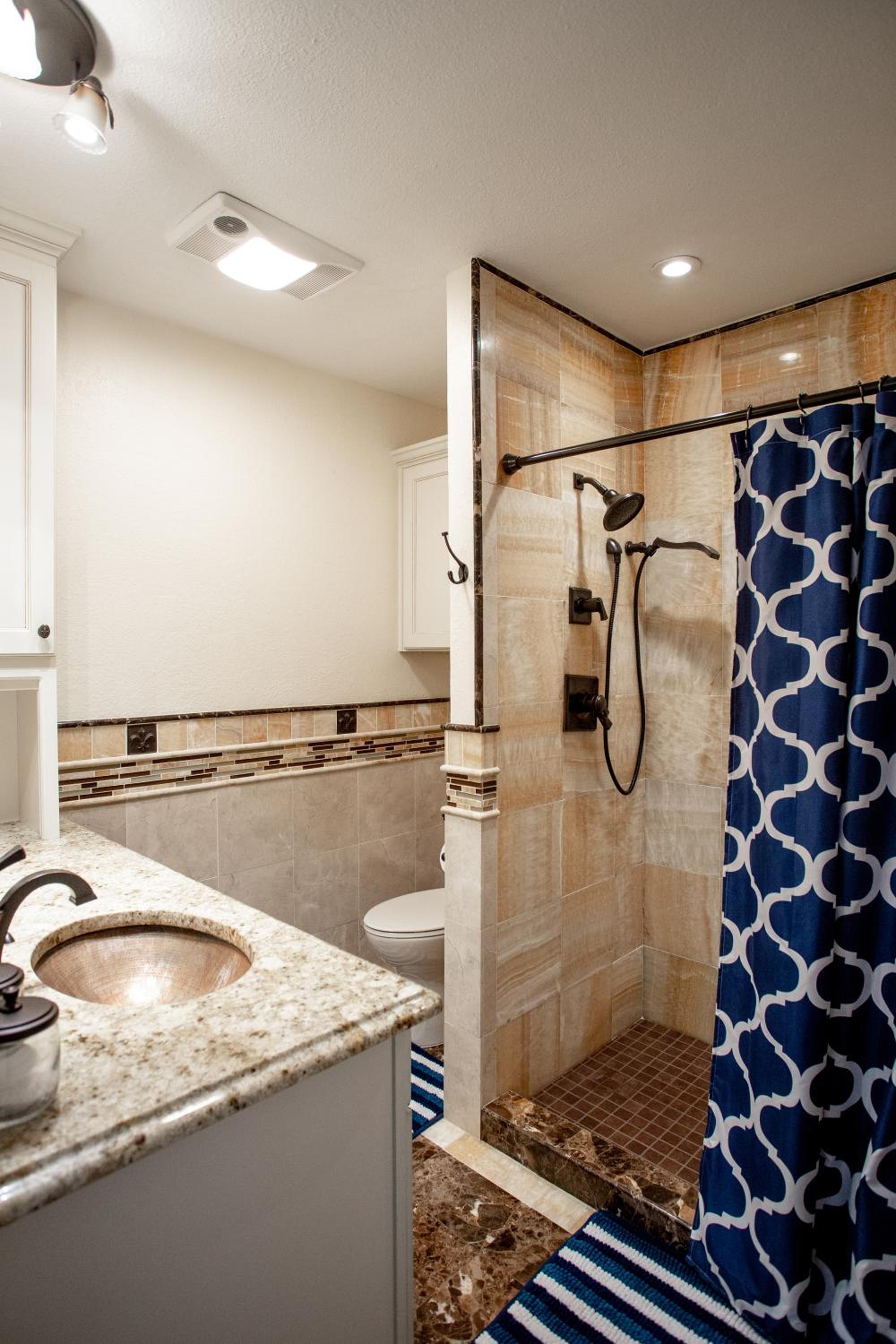 Two-Bedroom House - Photo 24