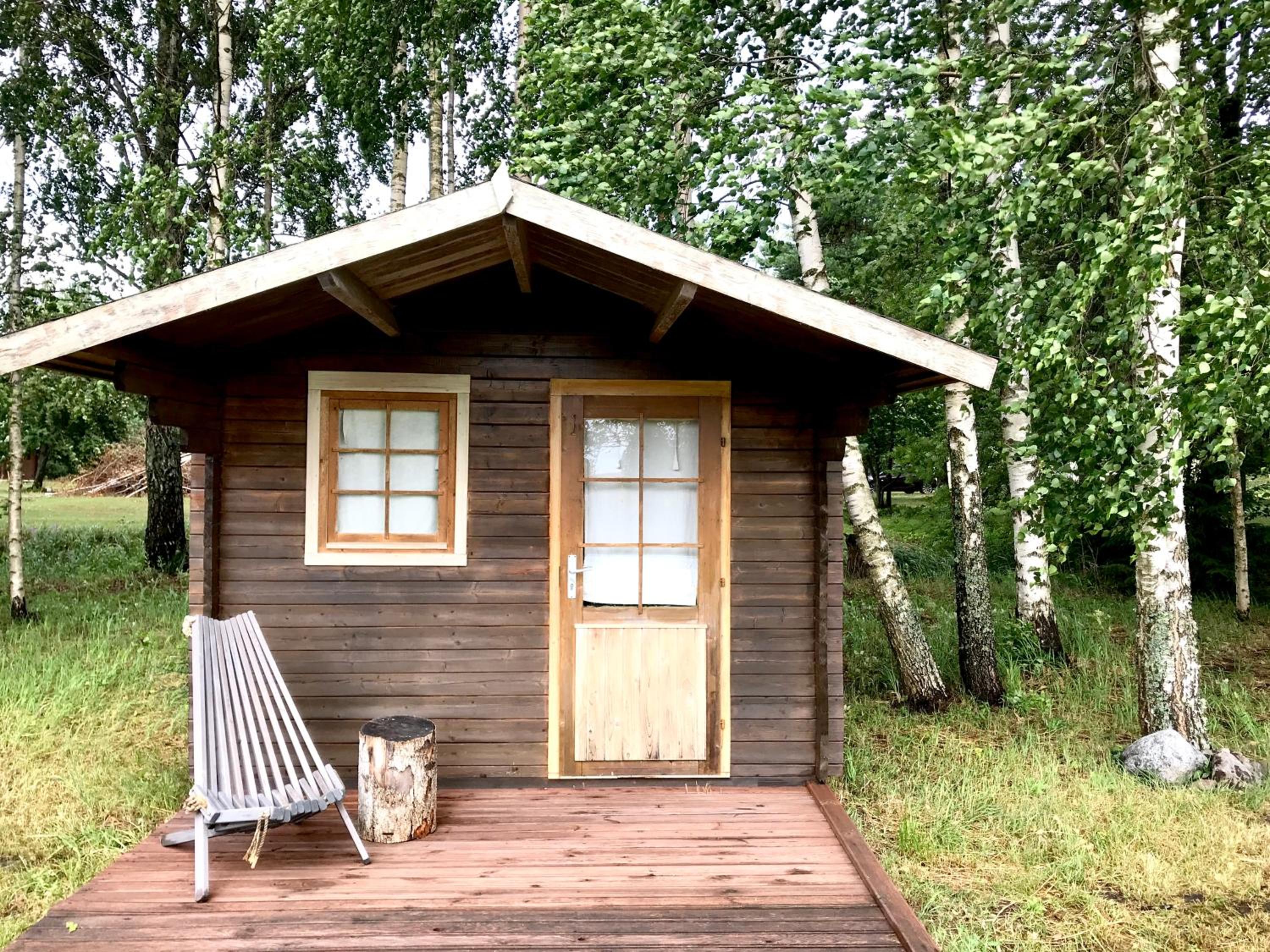 Bungalow with Patio - Photo 7