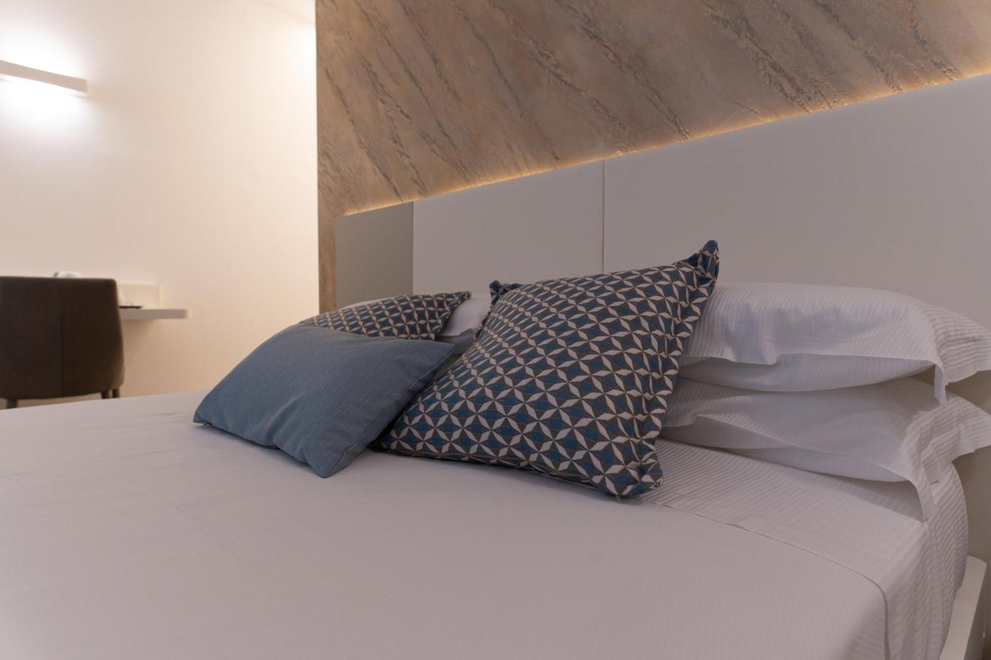 Deluxe Double Room - Photo 6