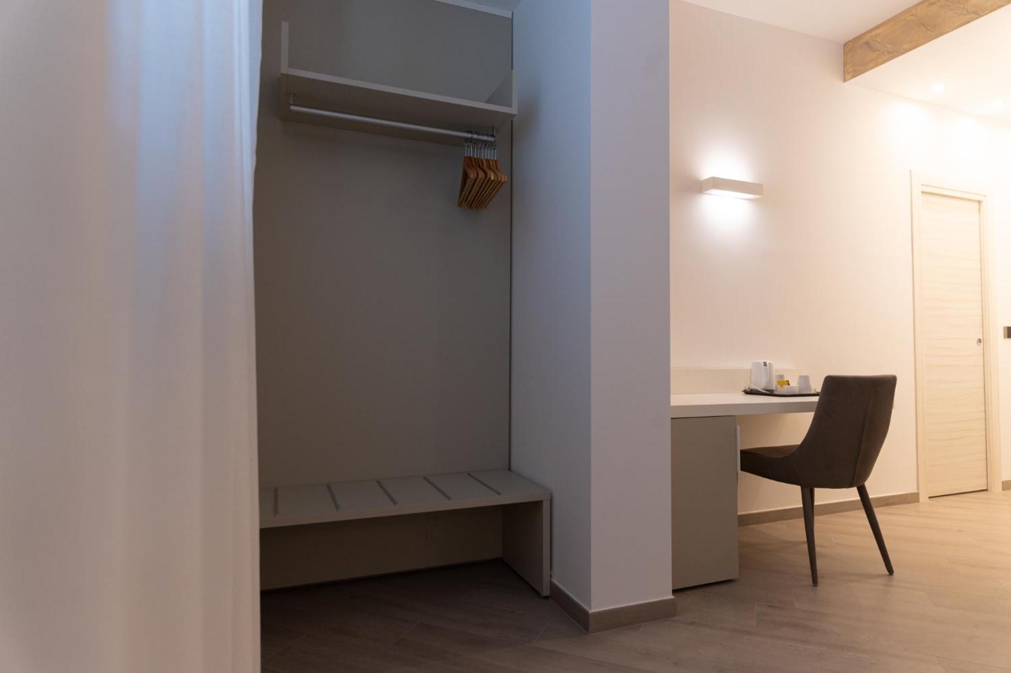 Deluxe Double Room - Photo 2