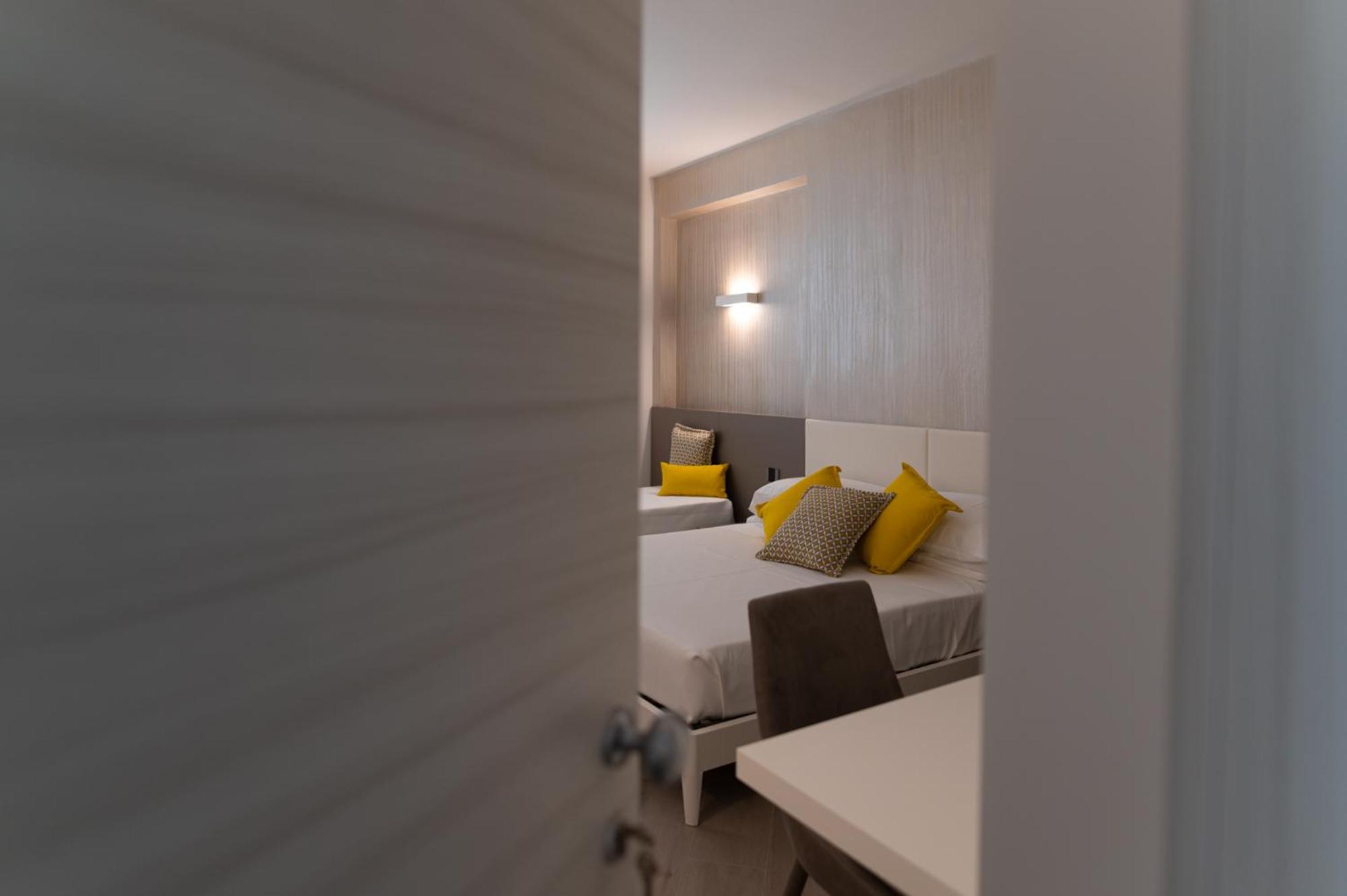 Deluxe Triple Room - Photo 26