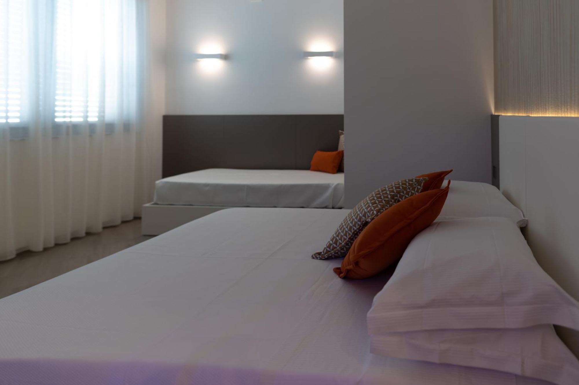 Deluxe Triple Room - Photo 22