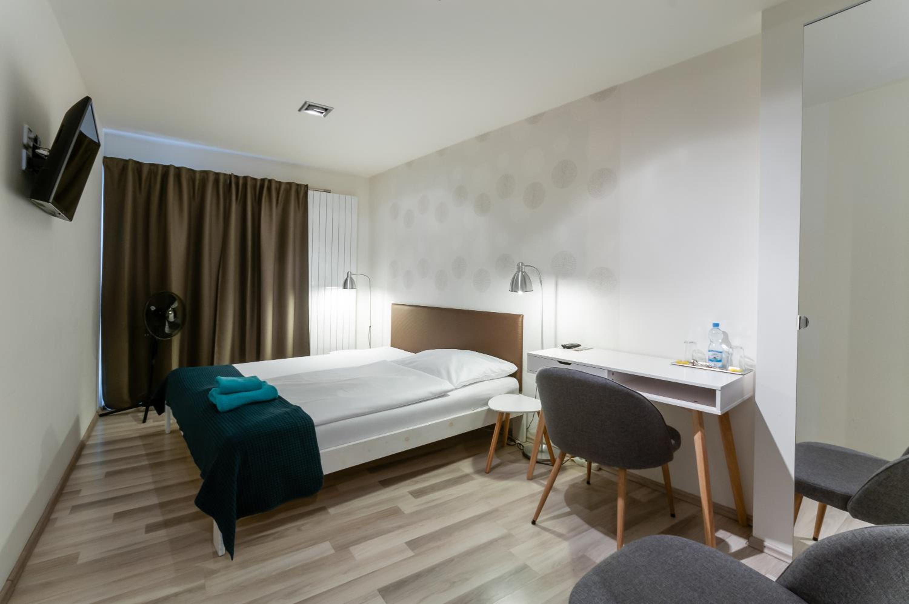 Double or Twin Room - Photo 2