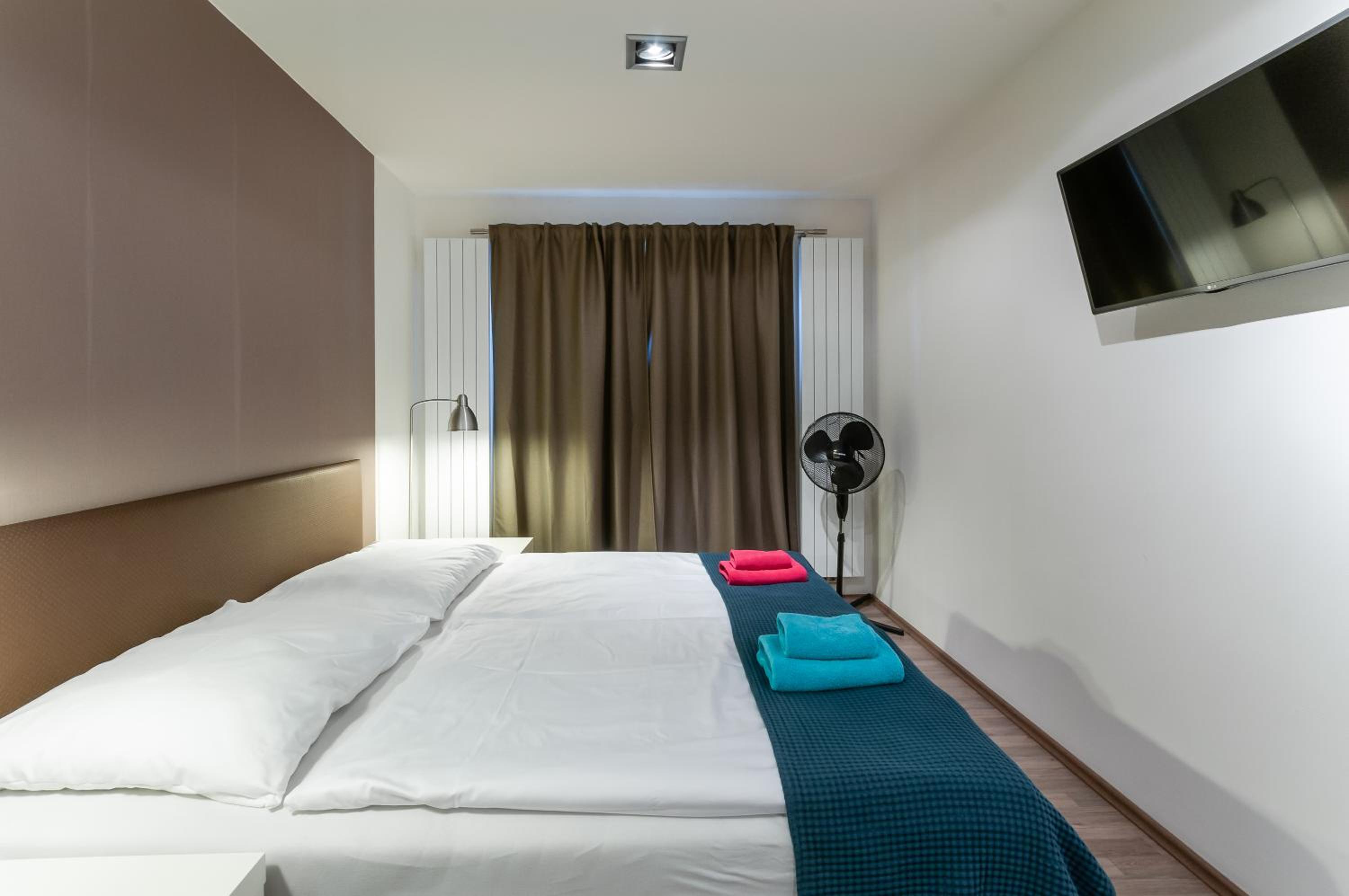 Double or Twin Room - Photo 7