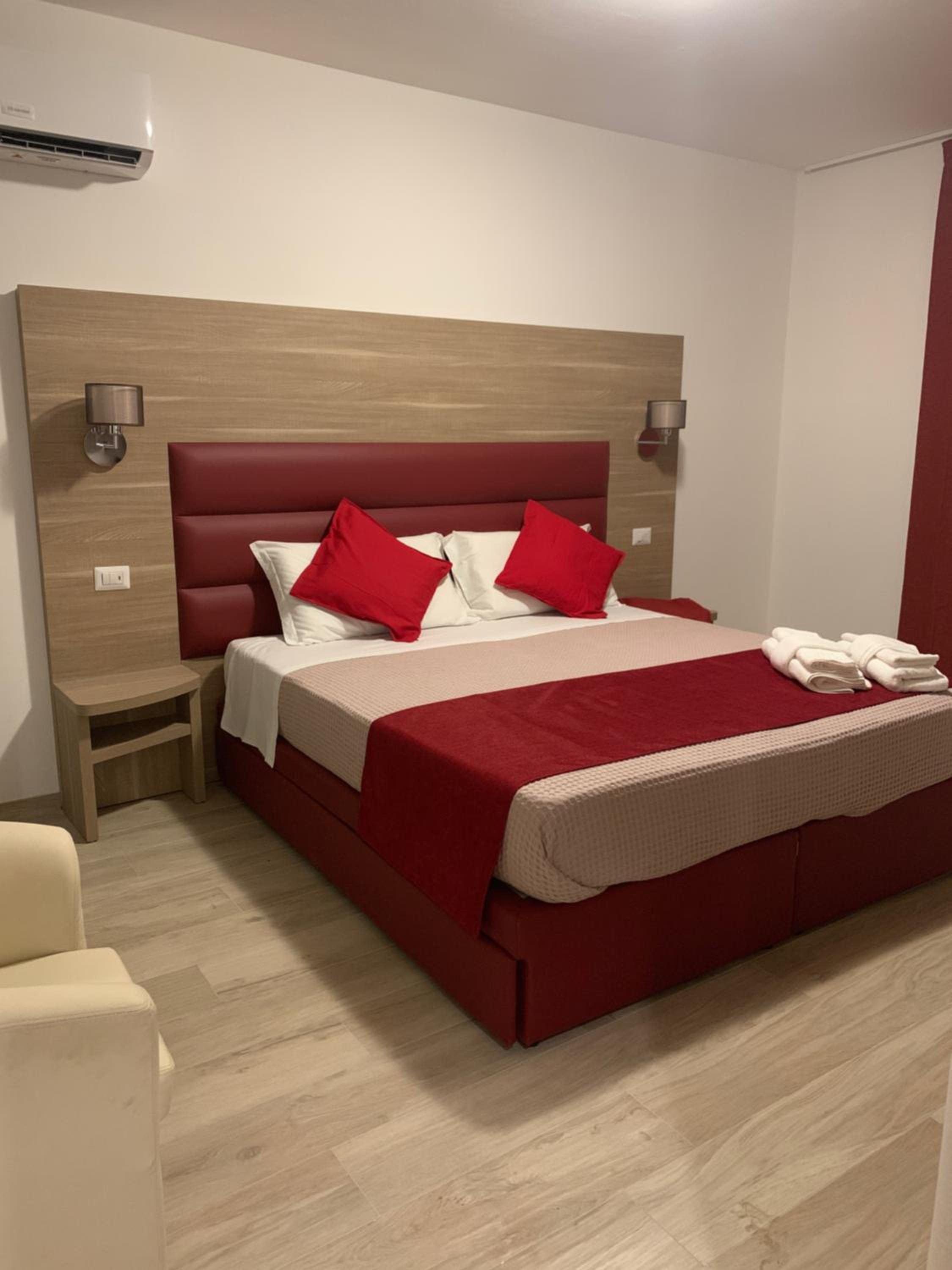 Superior Double or Twin Room with Pool View photo 1