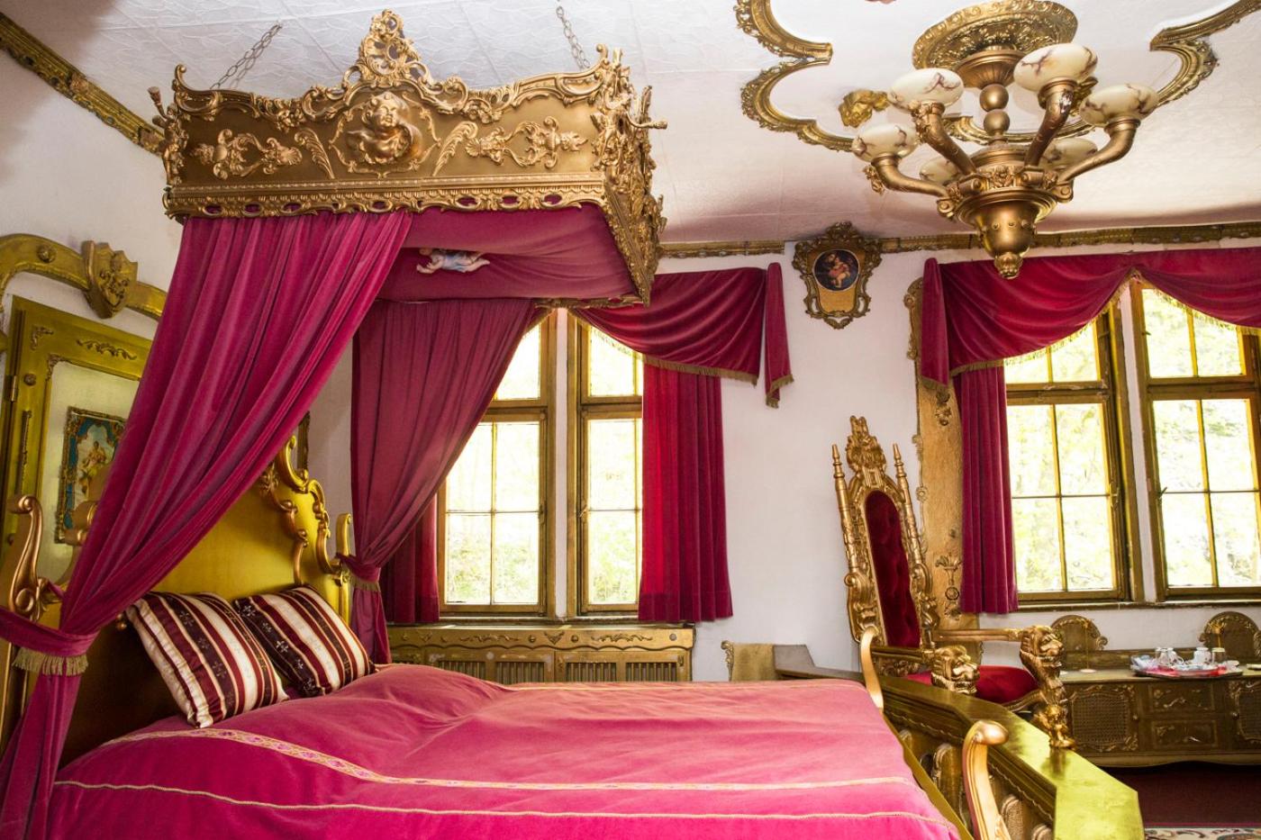 Luxury Triple Room "Royal Room" photo 2
