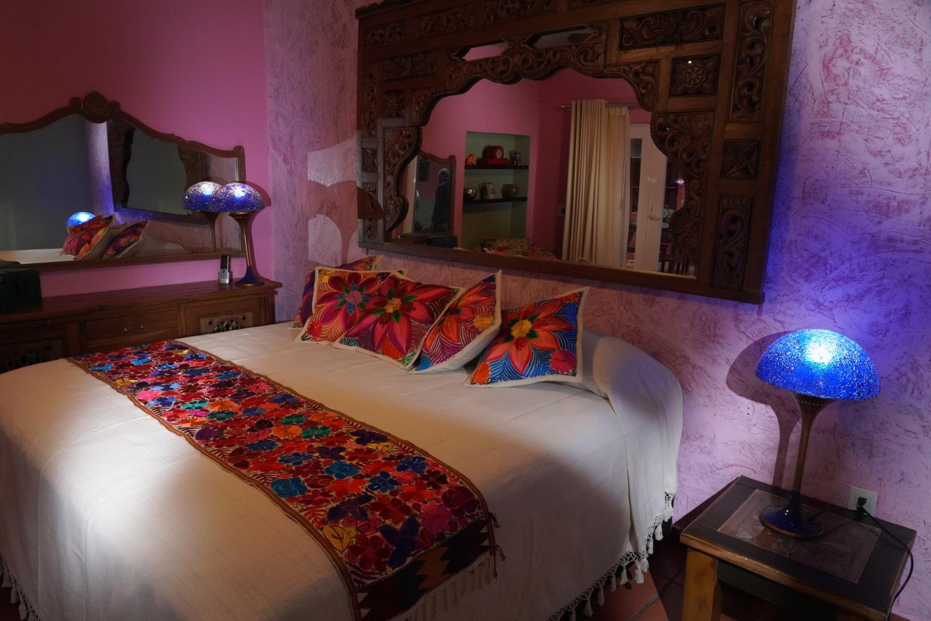 Deluxe Double Room - Photo 13