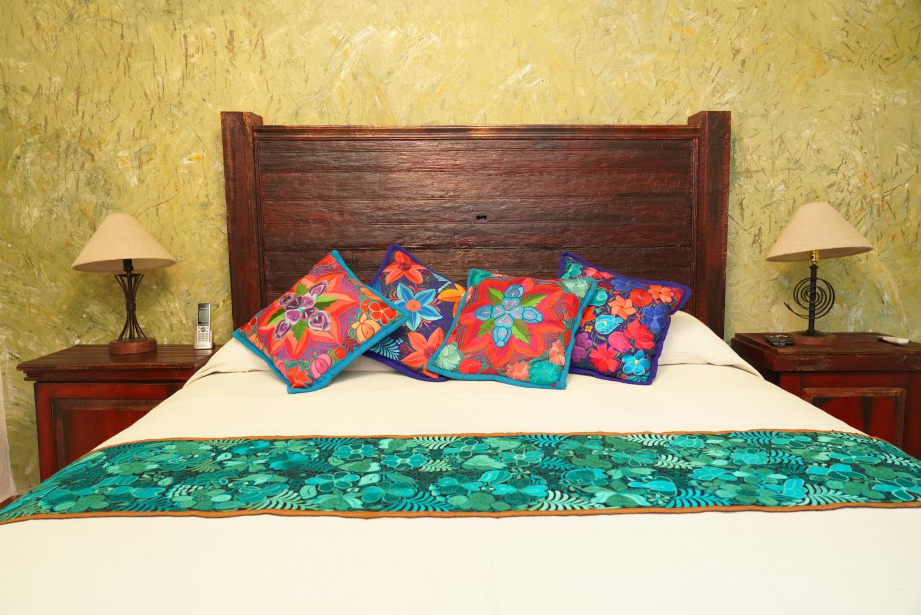 Deluxe Double Room - Photo 10
