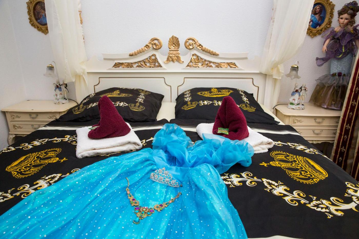 Deluxe Double Room "Cinderella Room" photo 1