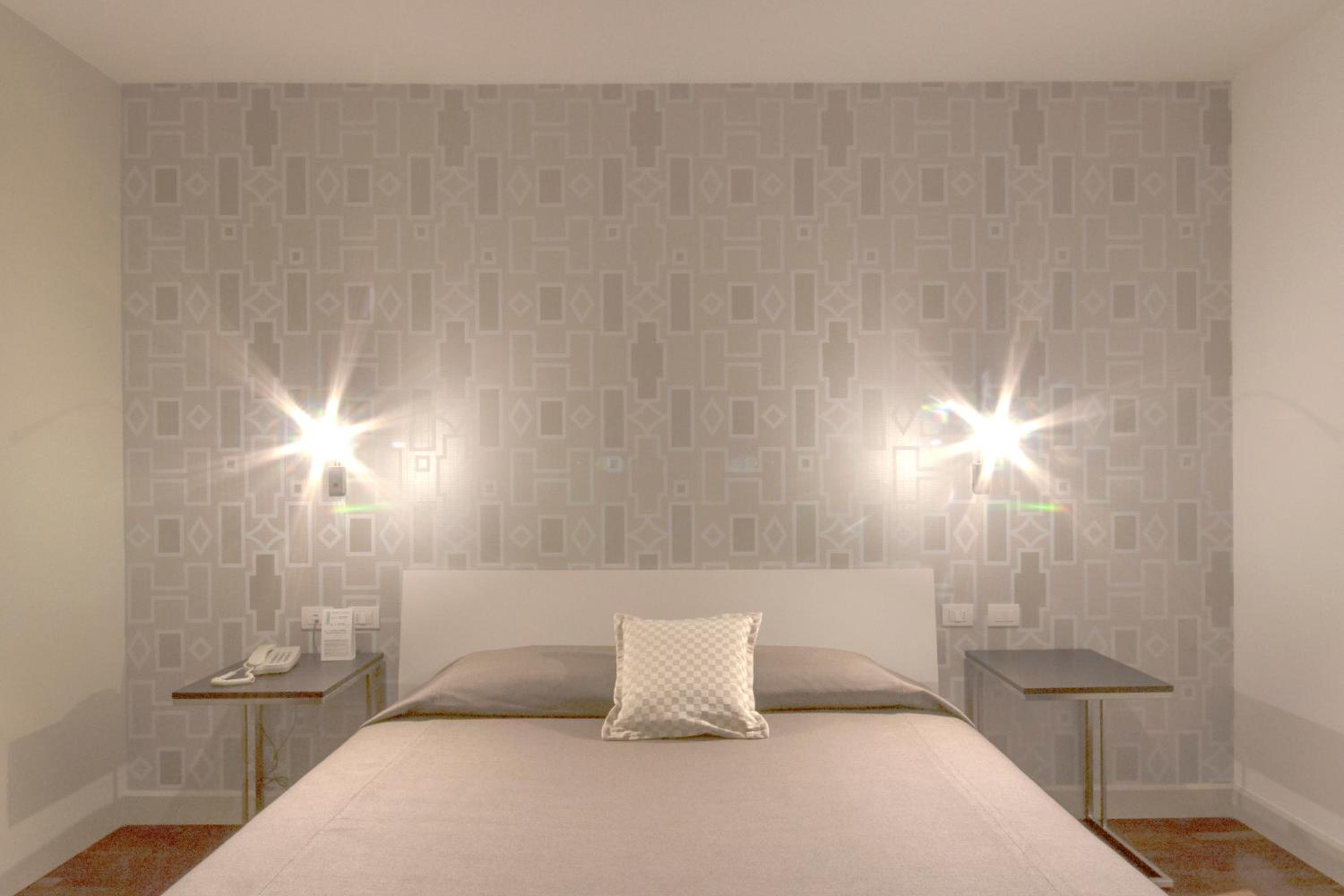 Twin Room - Photo 3