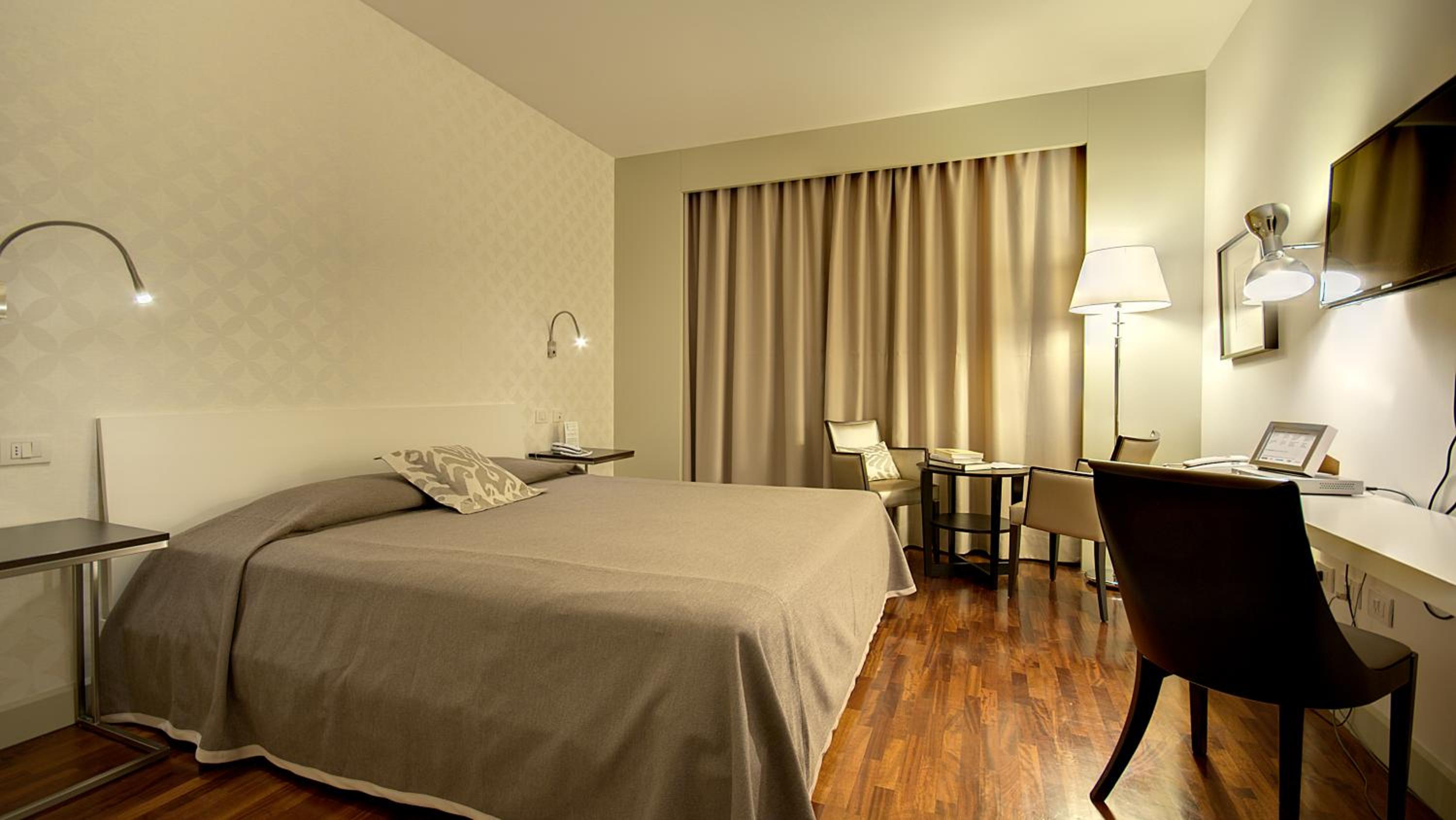 Twin Room - Photo 2